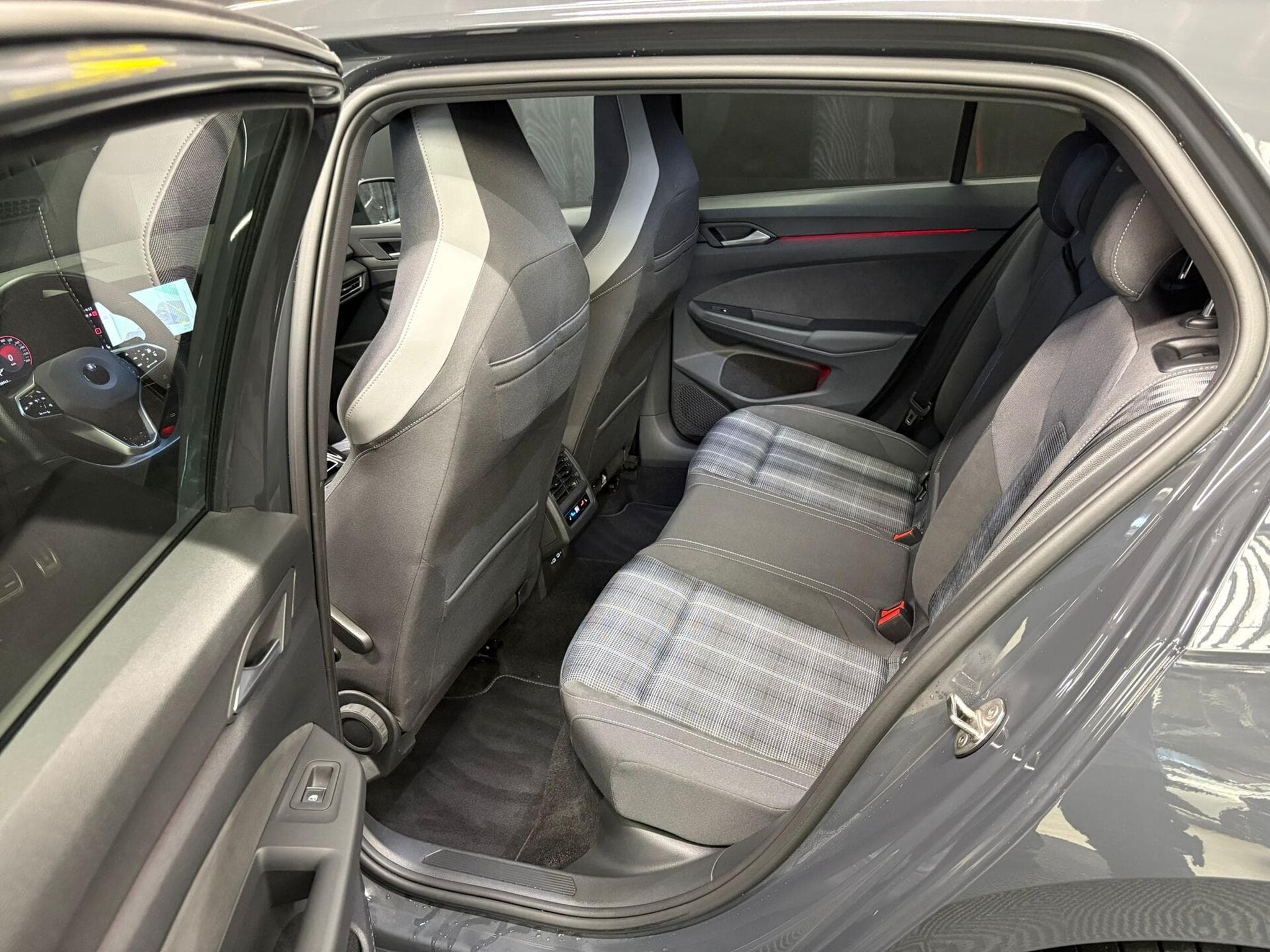 VW Golf GTD 2.0 TDI 200 CAMERA/ATTELAGE/ACC (2022) - Foto 15