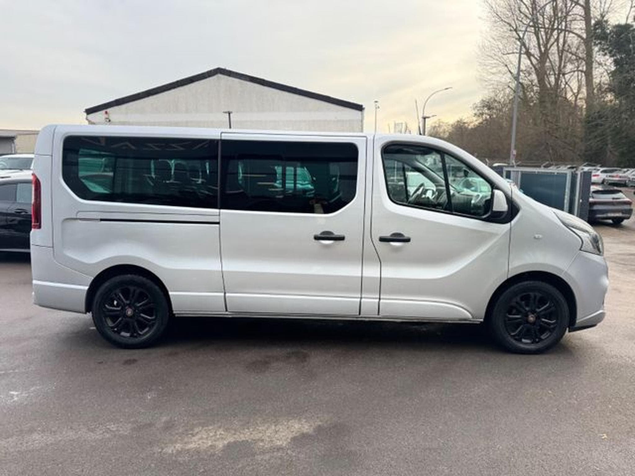 Fiat Talento Talento  L2H1  FAMILY*8 SITZER*AHK*2.HD*KAMERA* (2020) - Photo 12