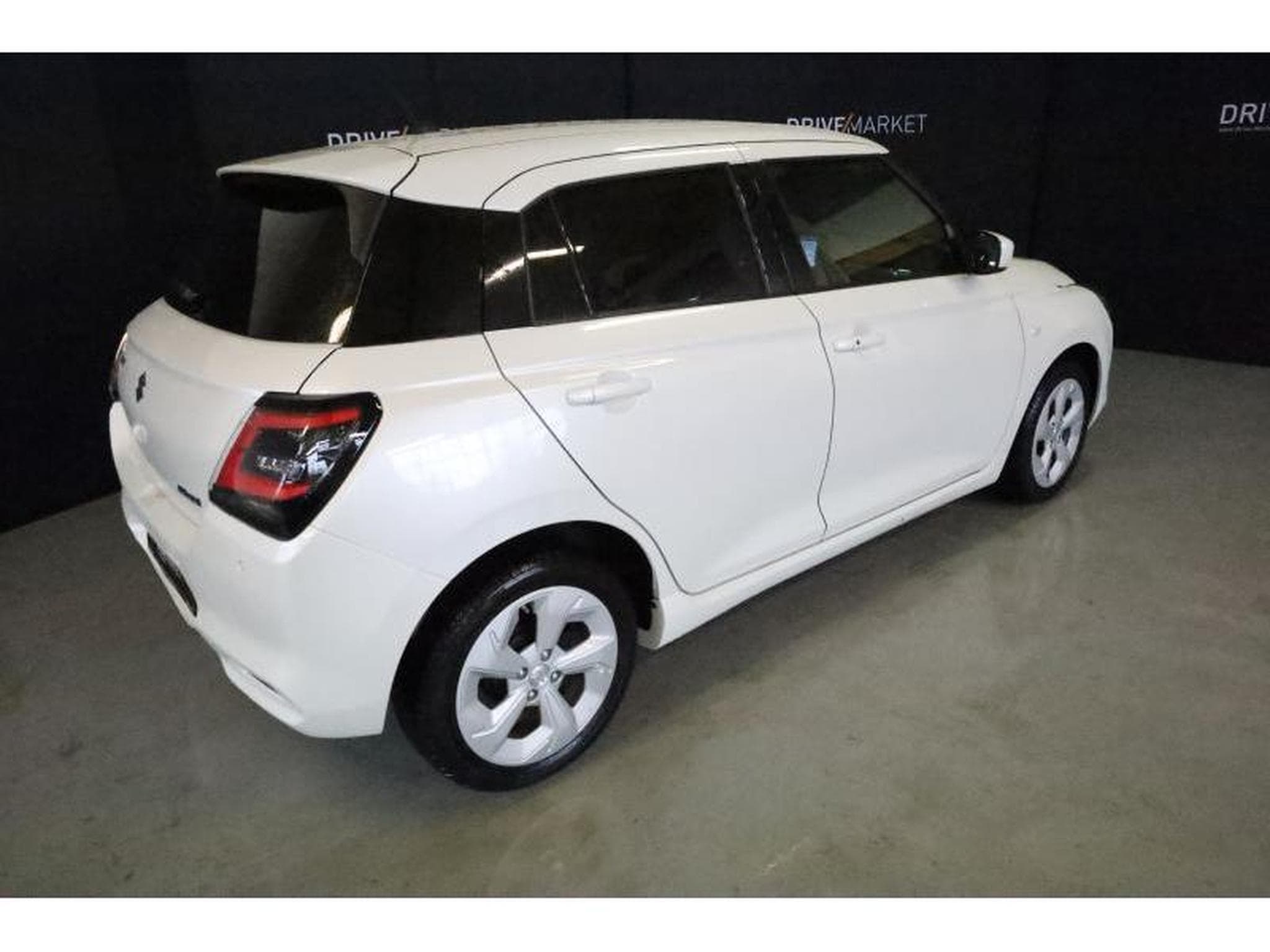 Suzuki Swift GL + (2025) - Foto 13