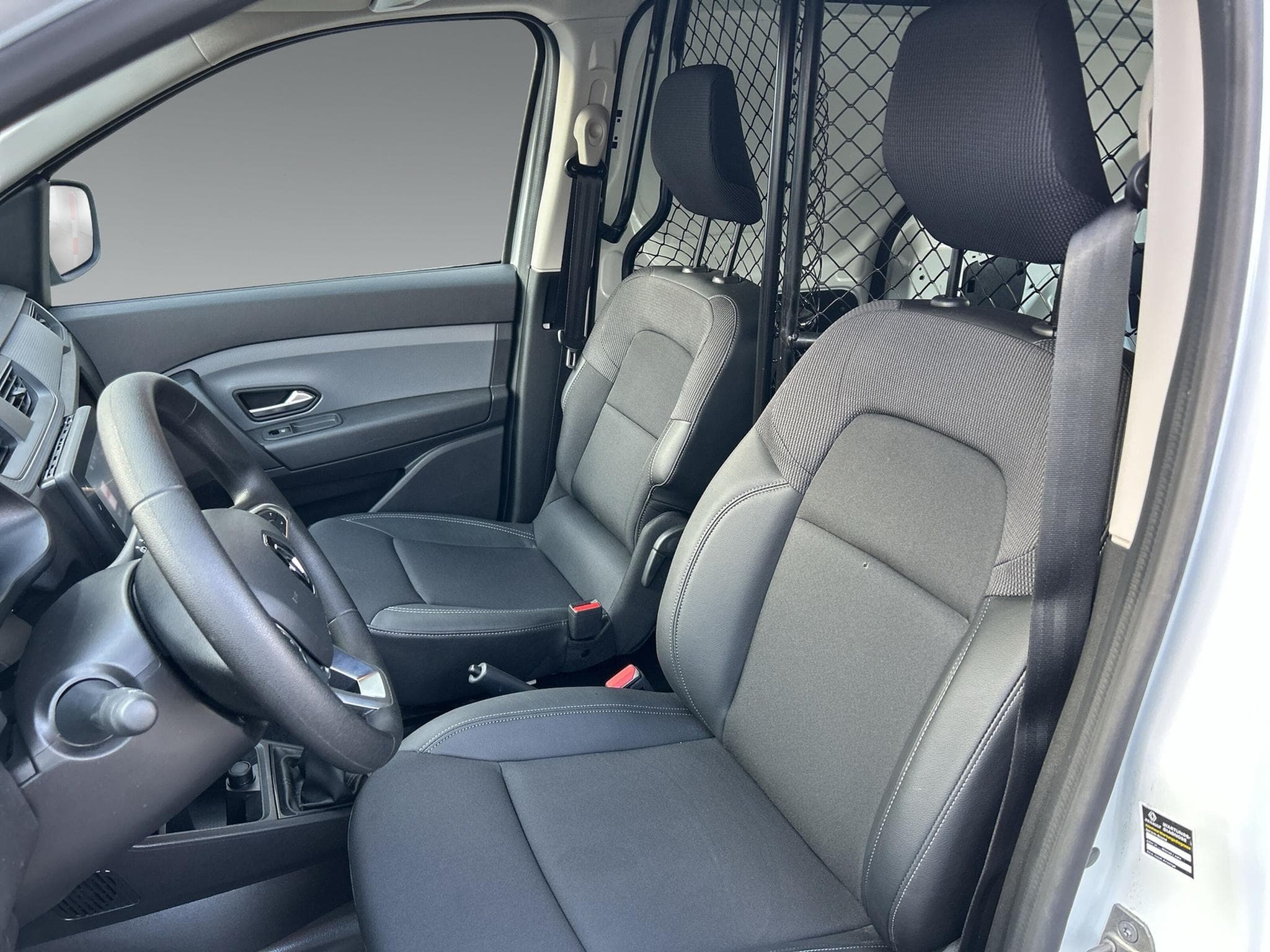 Renault Express 1.5 BLUE dCi Extra +Tempomat +CarPlay&AndroidAuto (2023) - Foto 7