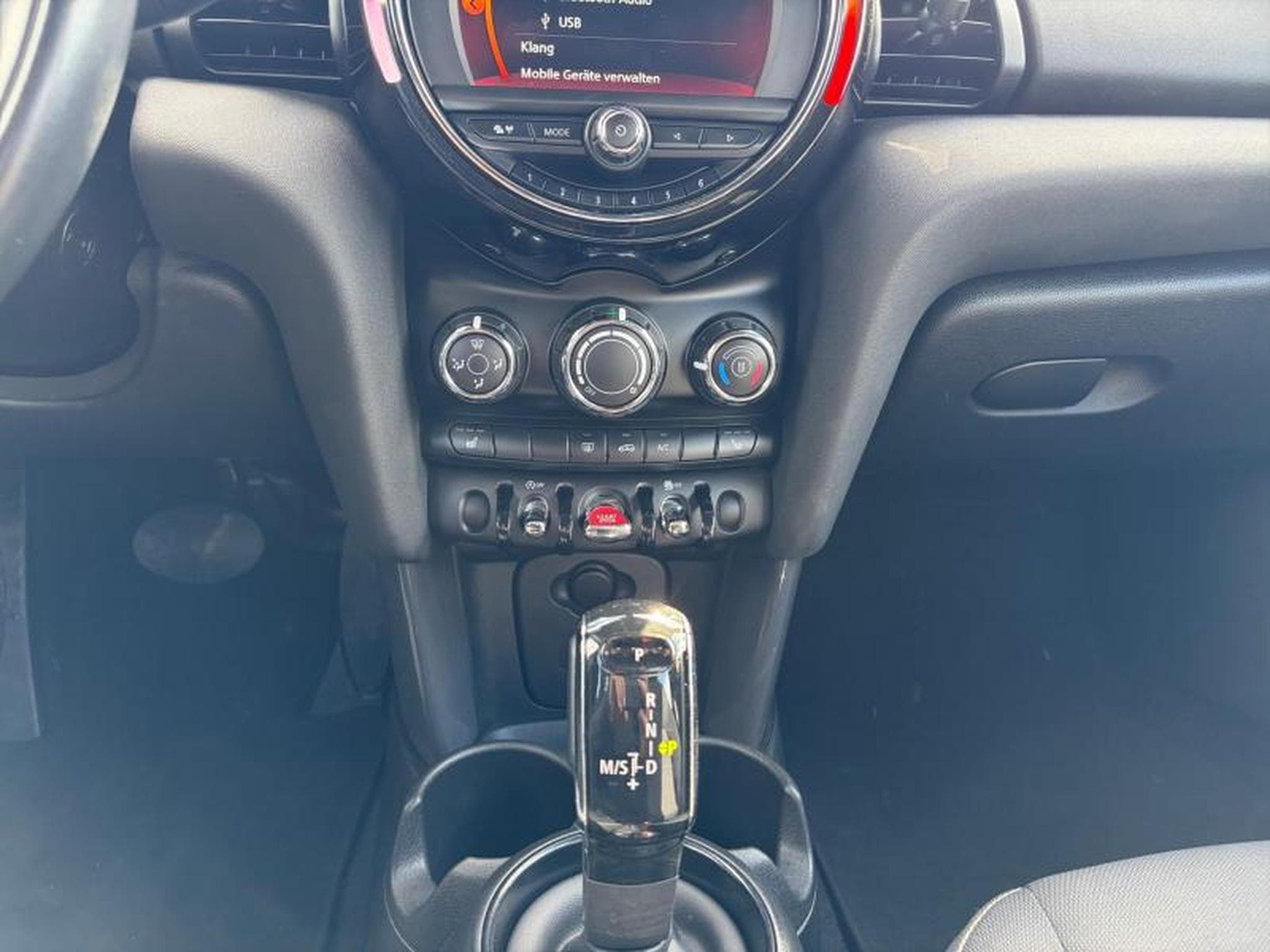 MINI Cooper One Hatch 5 portes (2019) - Foto 14