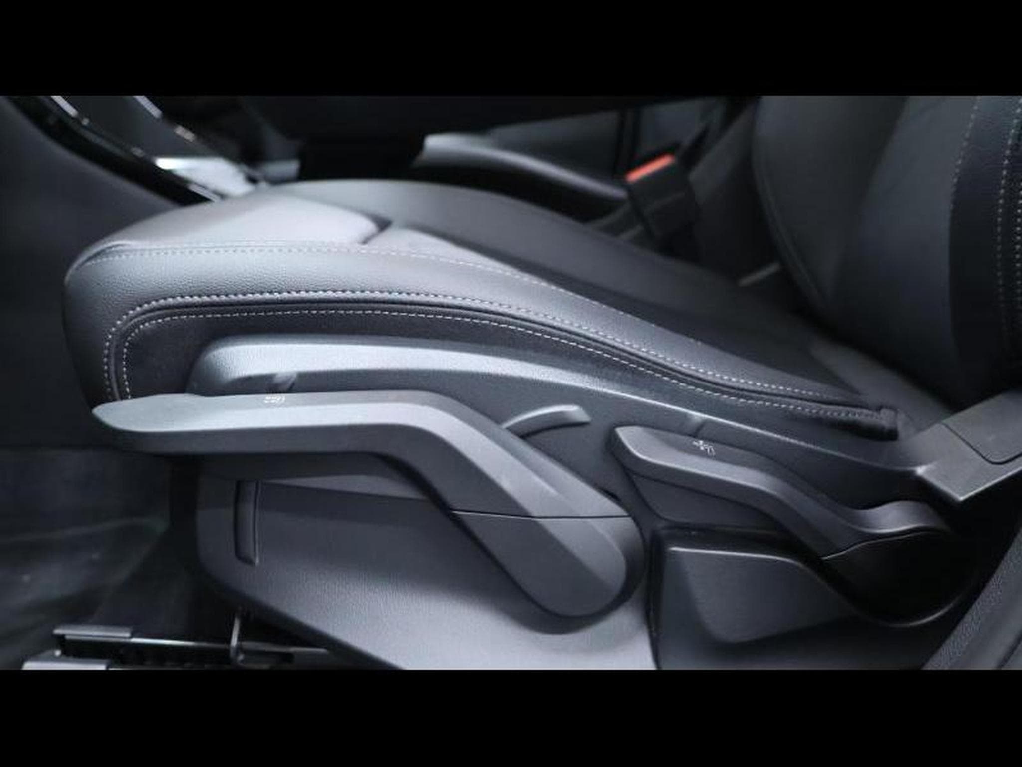 BMW X1 sDrive18i xLine (2022) - Photo 25