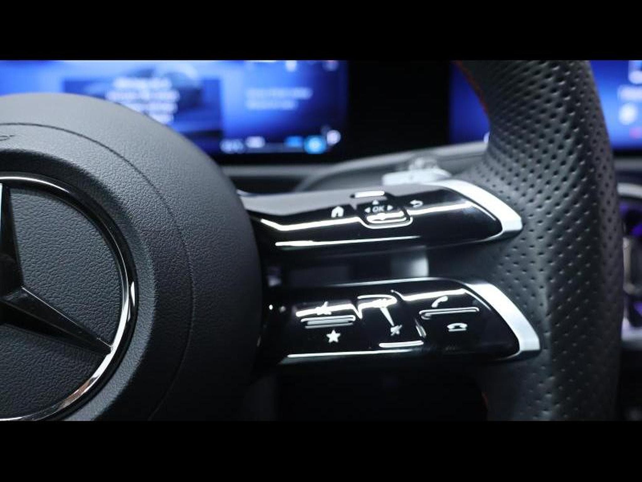 Mercedes A 180 AMG Line 7g-DCT (2024) - Photo 16