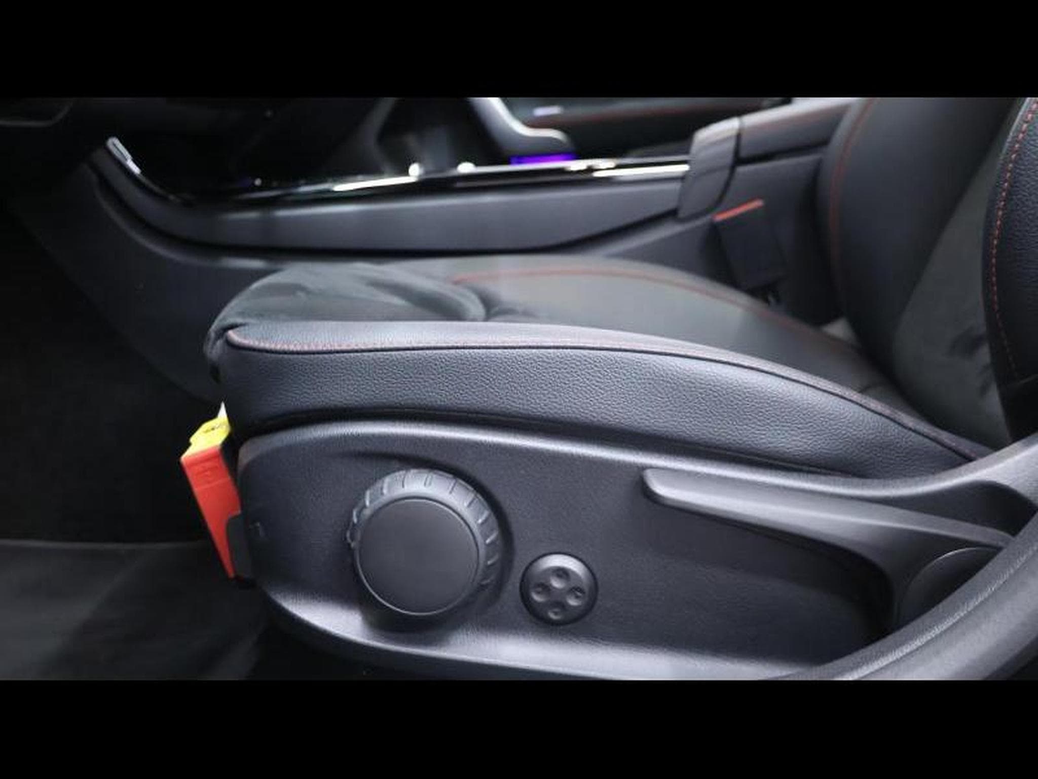 Mercedes A 180 AMG Line 7g-DCT (2024) - Photo 27