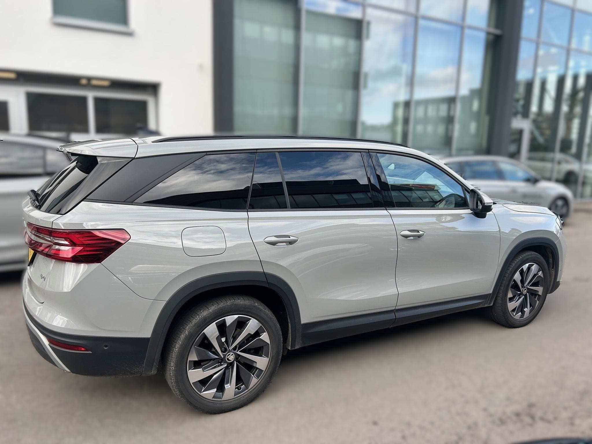 Skoda Kodiaq Selection 2.0 TDI 4x4 DSG7 (2024) - Photo 3
