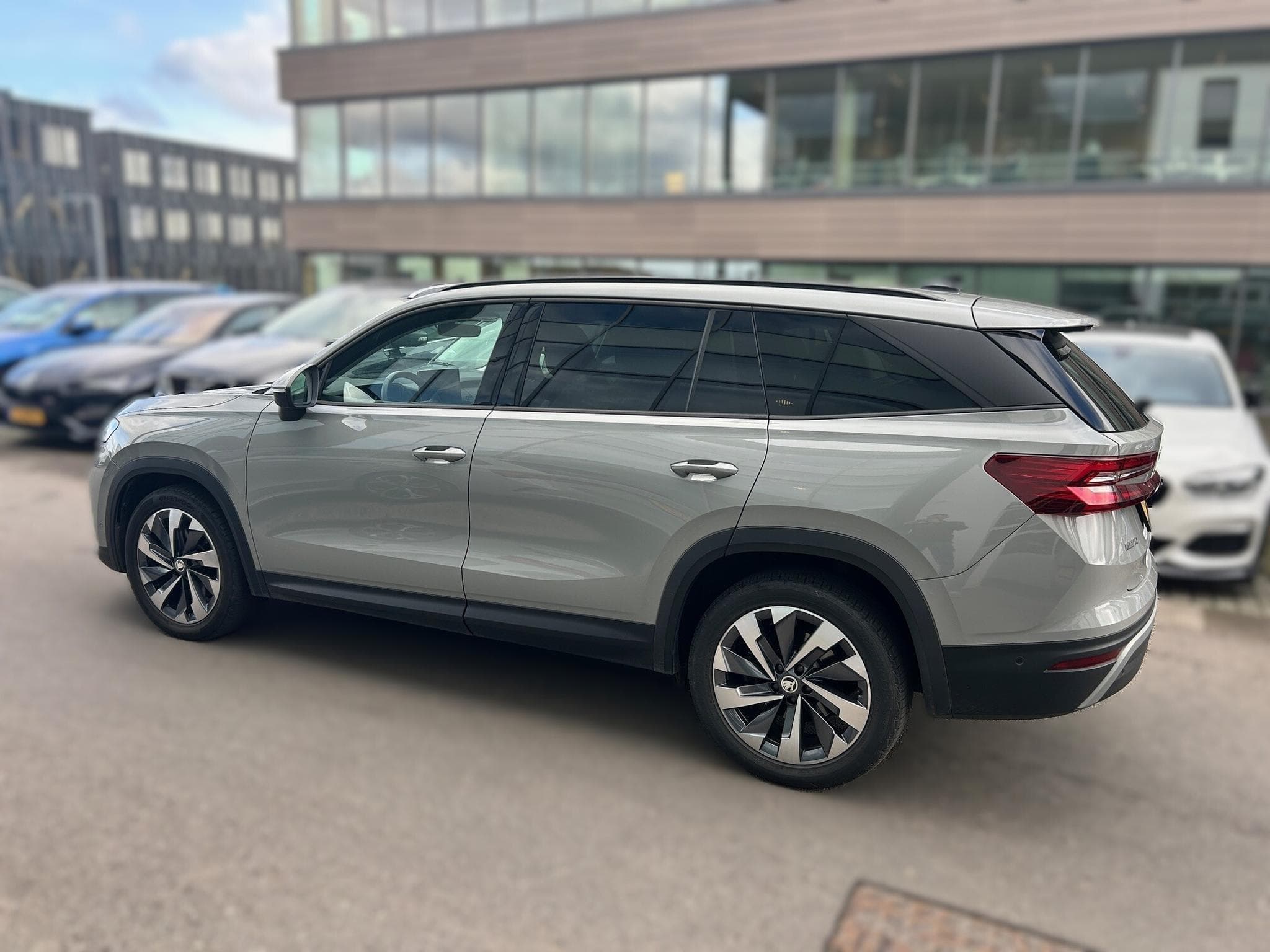 Skoda Kodiaq Selection 2.0 TDI 4x4 DSG7 (2024) - Photo 4