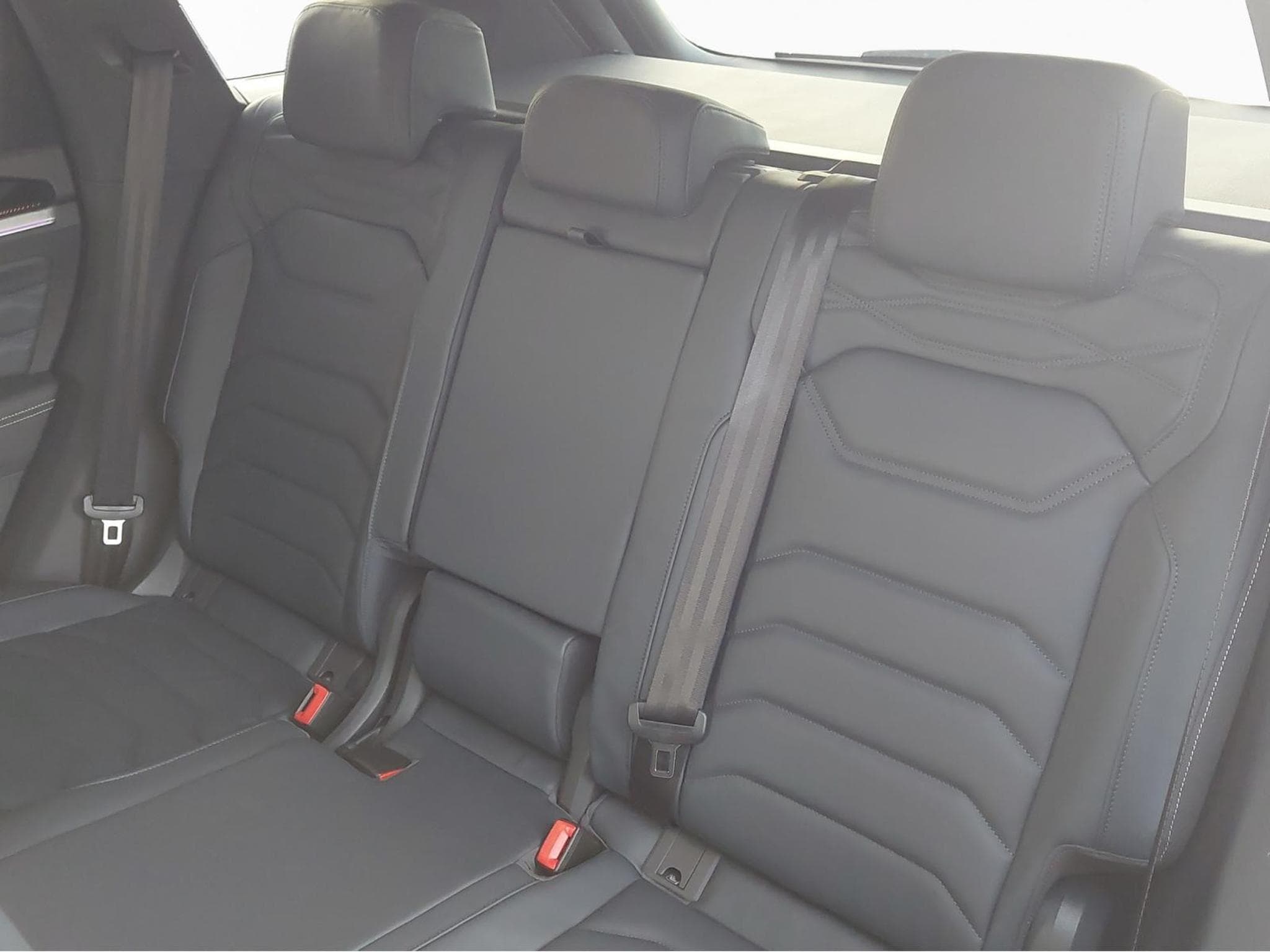VW Touareg R-Line (2025) - Photo 15