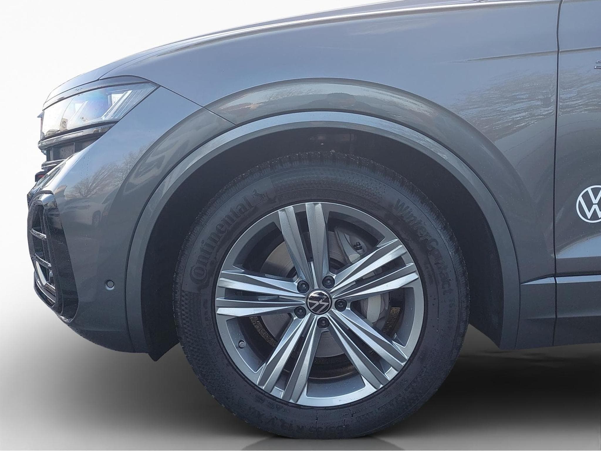 VW Touareg R-Line (2025) - Photo 3
