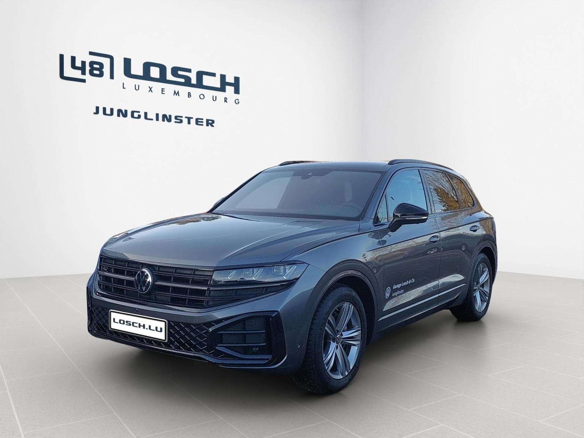 VW Touareg R-Line (2025) - Photo 4