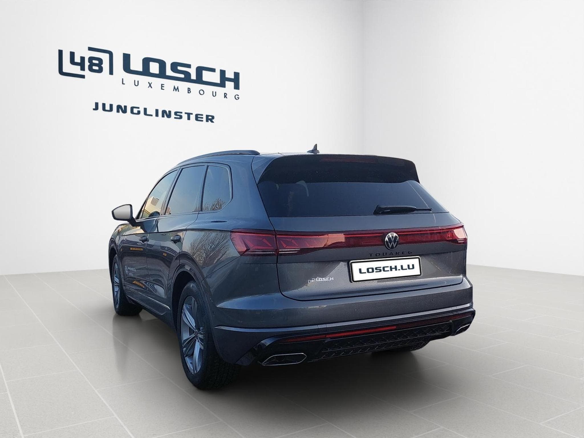 VW Touareg R-Line (2025) - Photo 8