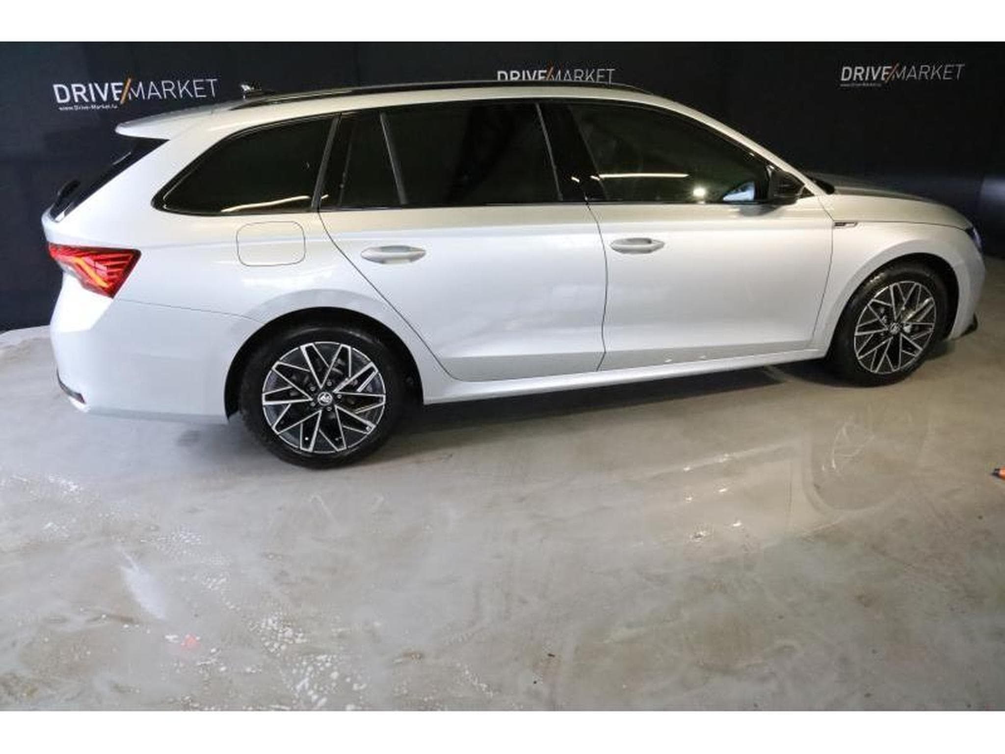 Skoda Octavia Sportline (2024) - Photo 3