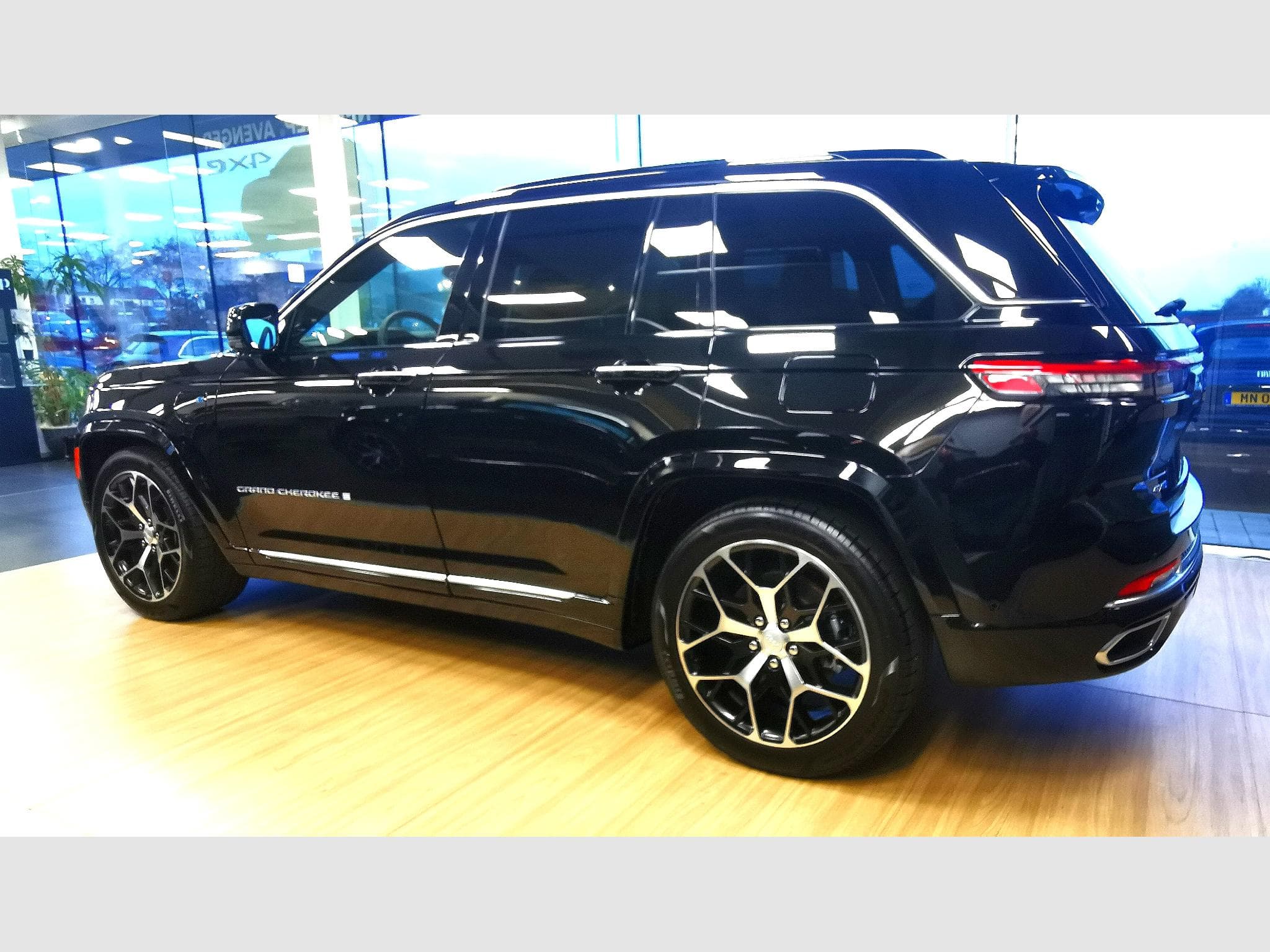 Jeep Grand Cherokee 4xe SUMMIT RESERVE (2025) - Foto 2