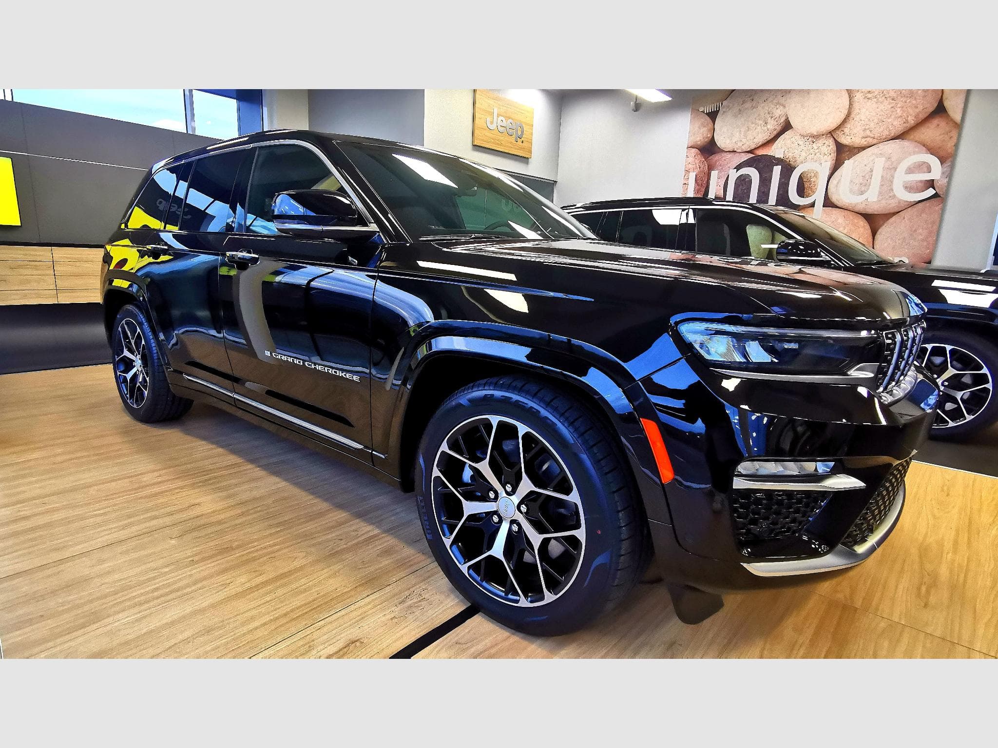 Jeep Grand Cherokee 4xe SUMMIT RESERVE (2025) - Foto 3