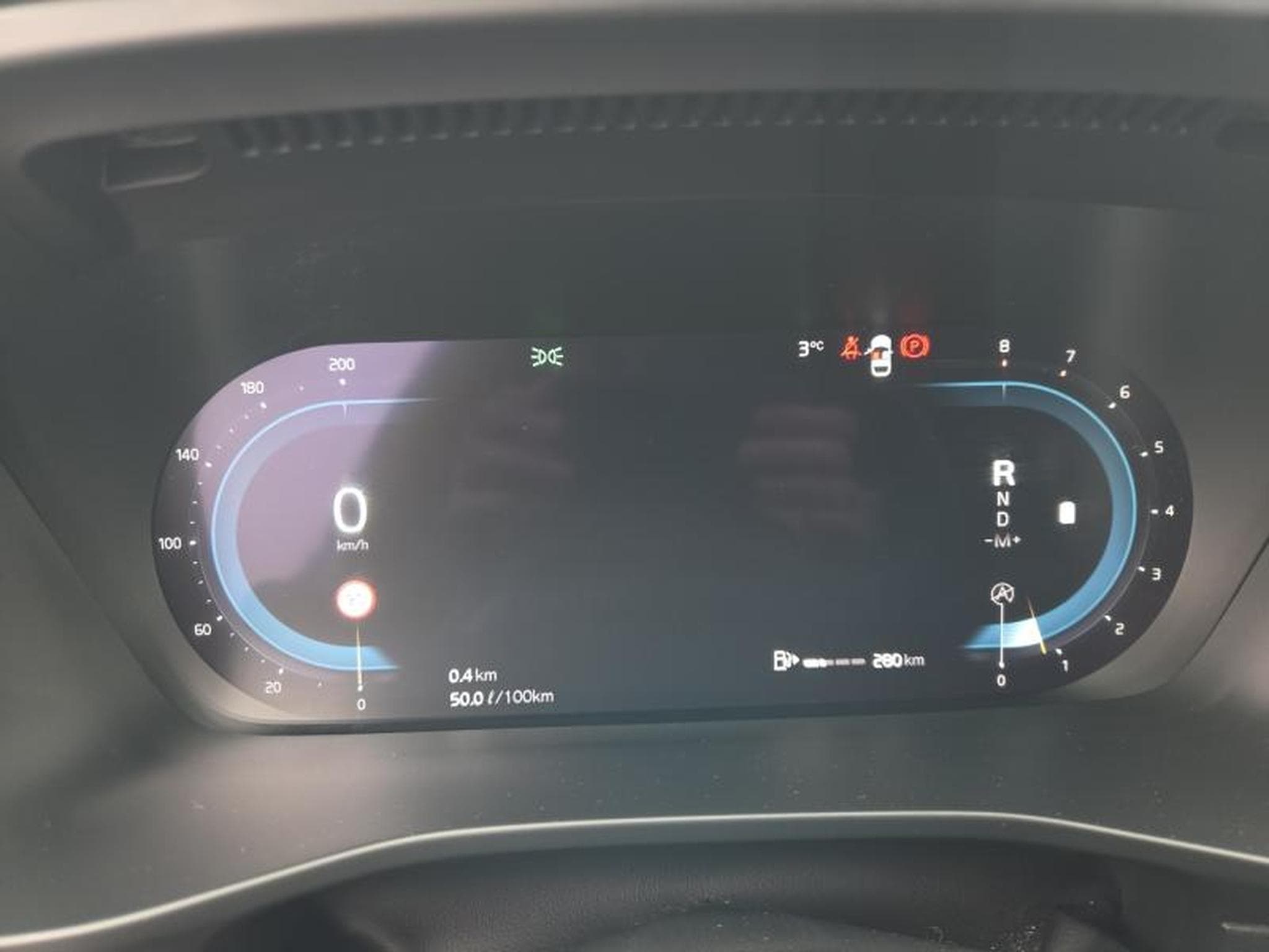 Volvo XC40 B3 Core / Essence (2023) - Foto 18