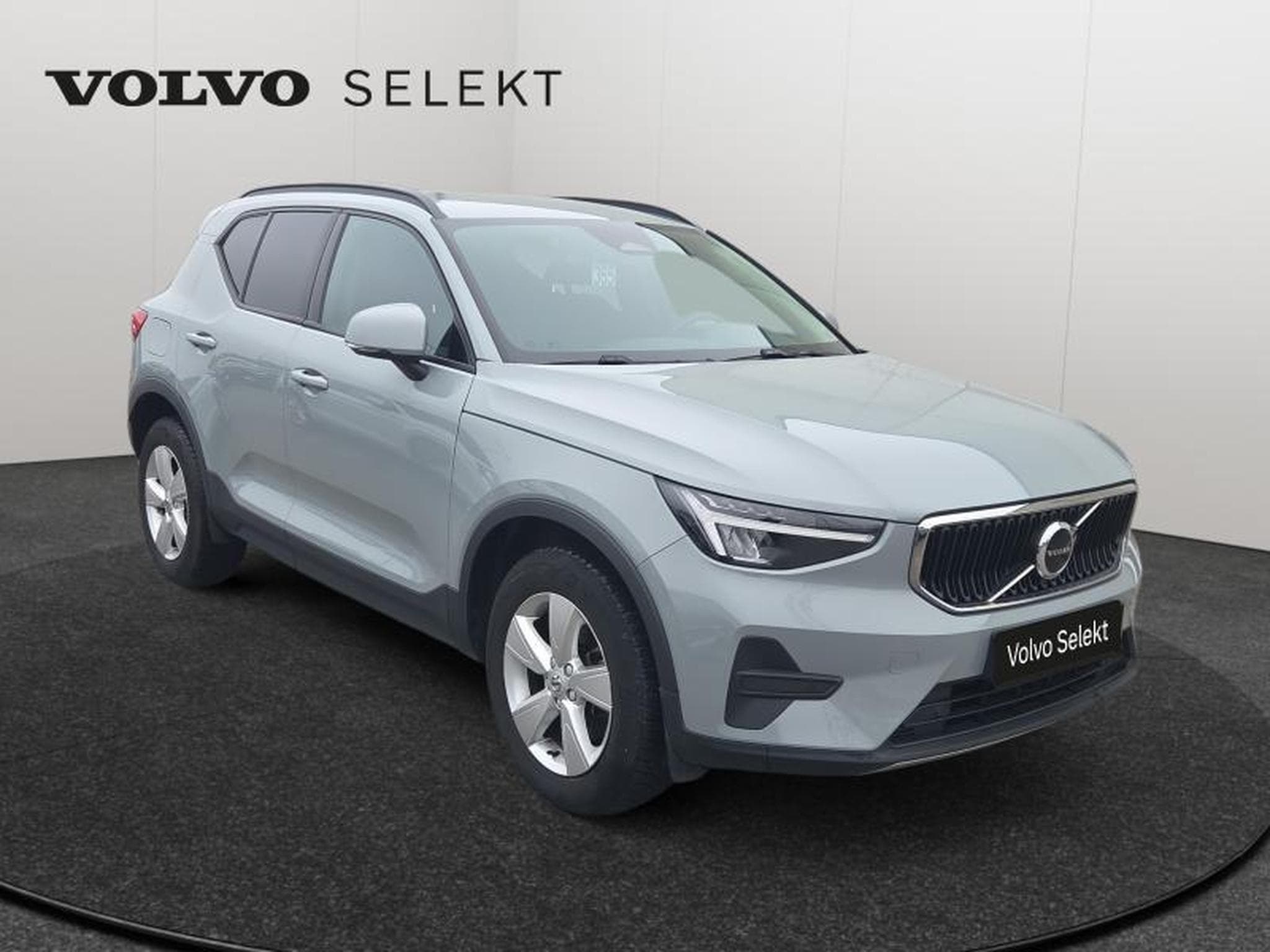 Volvo XC40 B3 Core / Essence (2023) - Foto 8