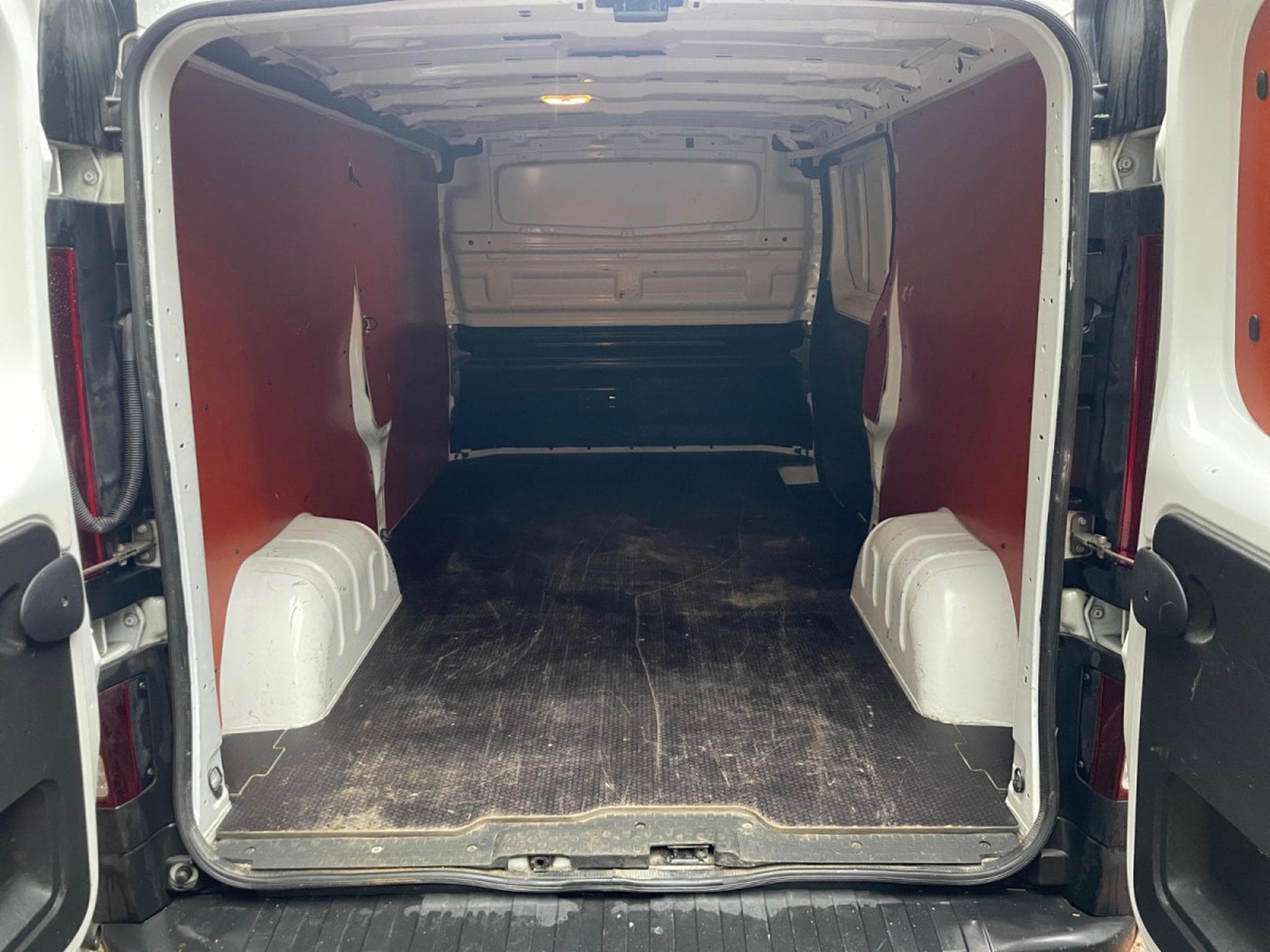 Renault Trafic 2.0 Blue dCi 130 3T0 L2H1 Confort (2024) - Photo 9