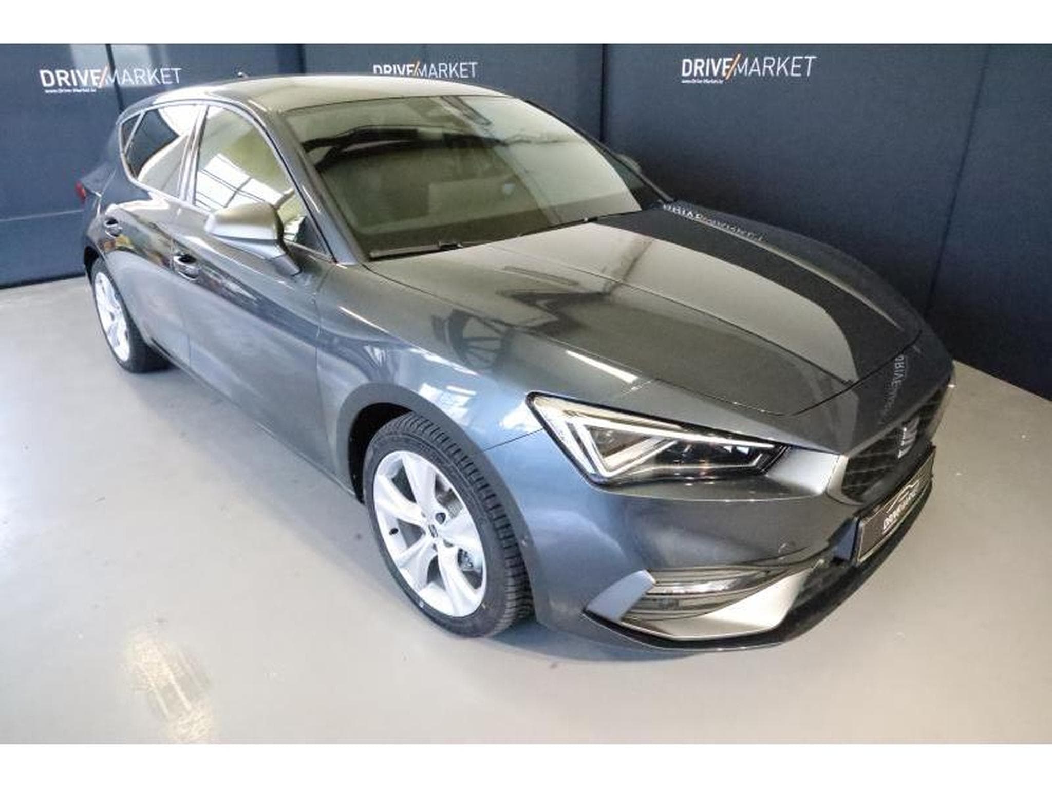 Seat Leon FR (2025) - Photo 1