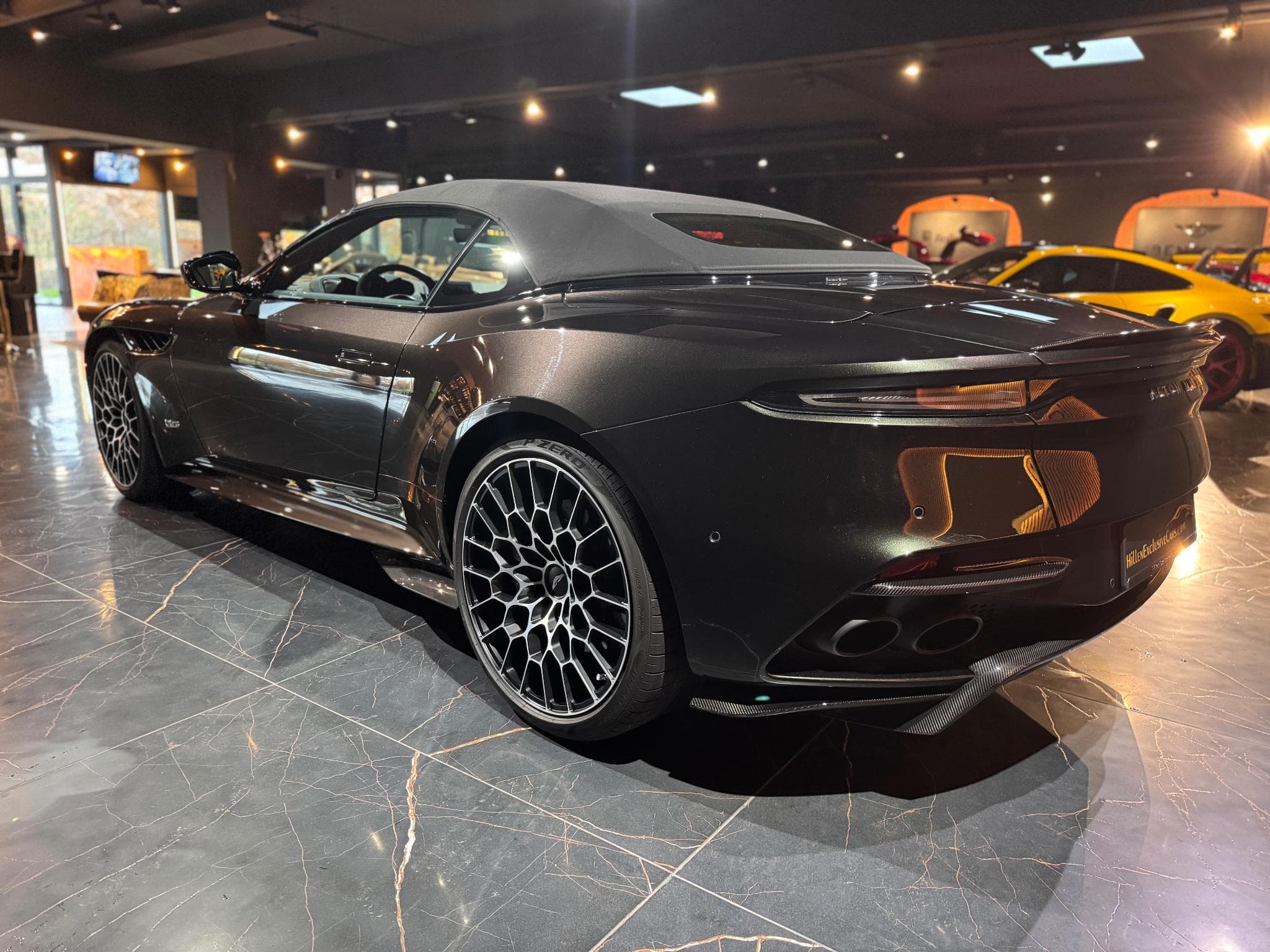 Aston-Martin DBS 770 Ultimate Volante (2023) - Foto 3