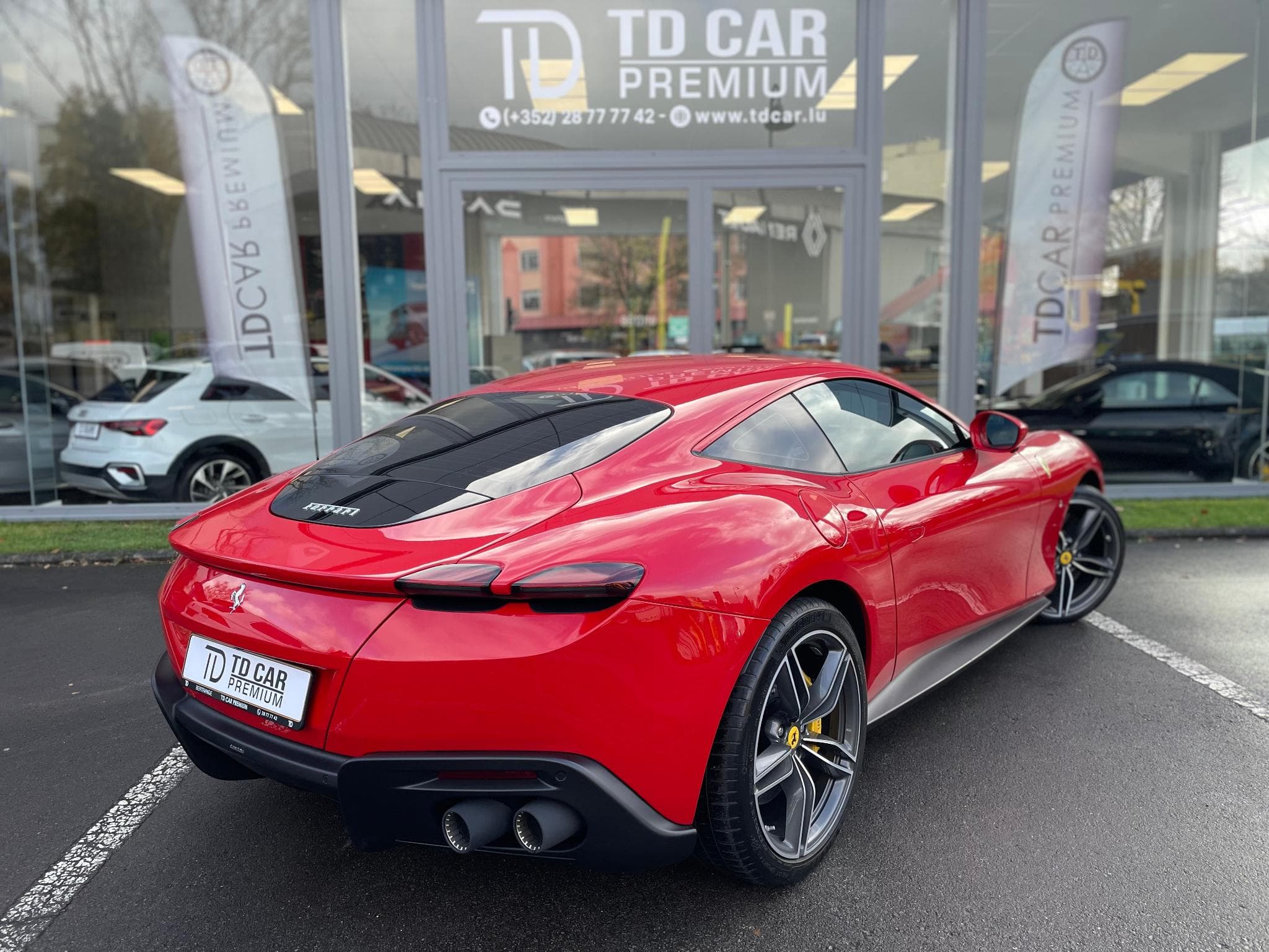 Ferrari Roma Coupé 3.9 V8 620 Carbone (2021) - Foto 18