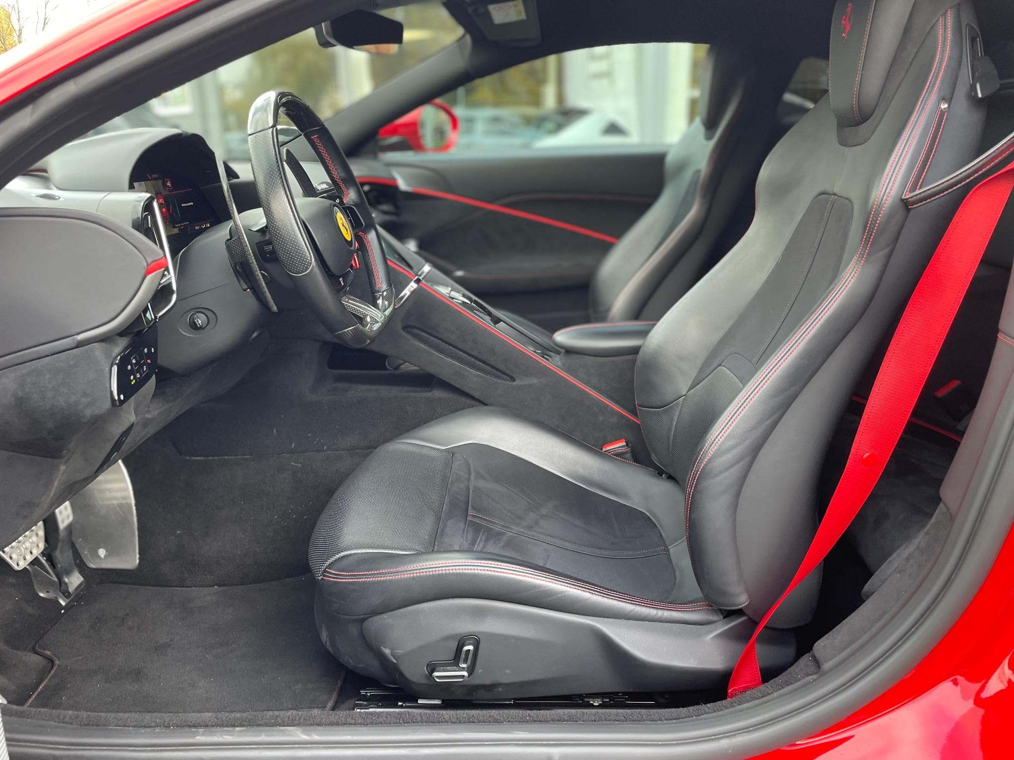 Ferrari Roma Coupé 3.9 V8 620 Carbone (2021) - Foto 8