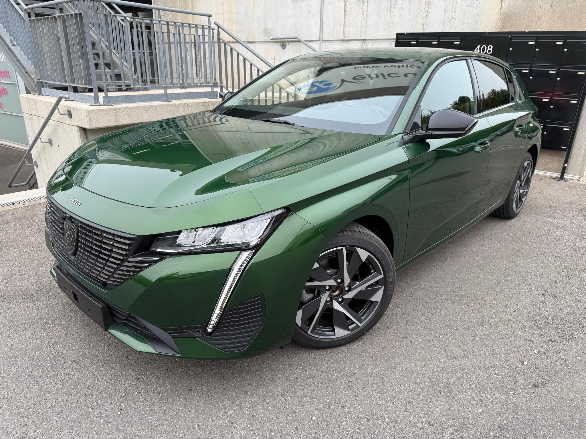 Peugeot 308 1.5 B-HDI 130 EAT8 ALLURE (2025) - Foto 1