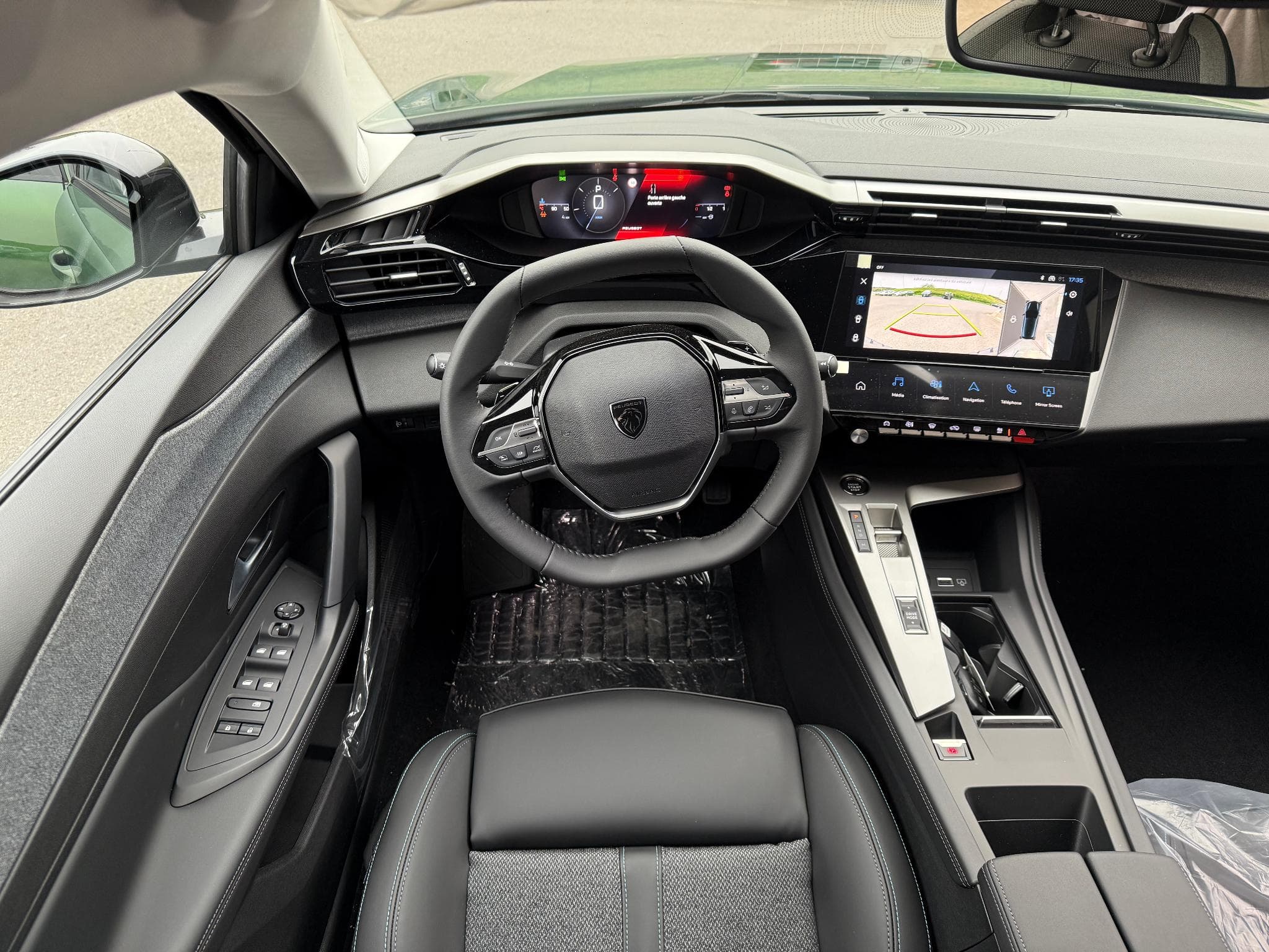 Peugeot 308 1.5 B-HDI 130 EAT8 ALLURE (2025) - Foto 4