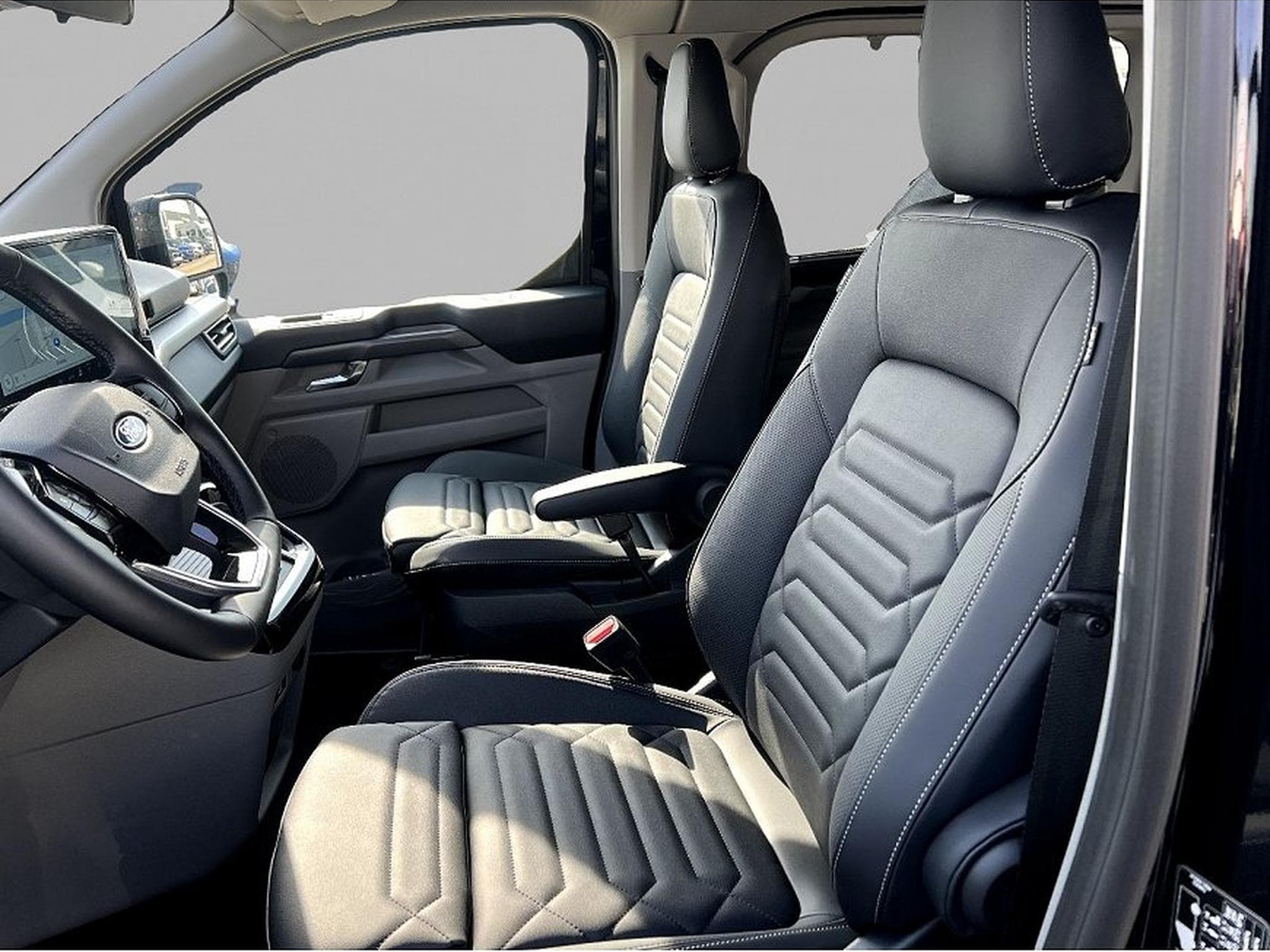 Ford Tourneo (2025) - Foto 7