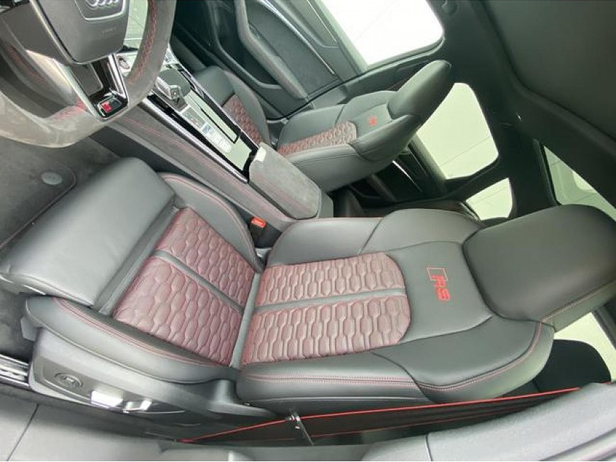 Audi RS6 (2024) - Photo 13
