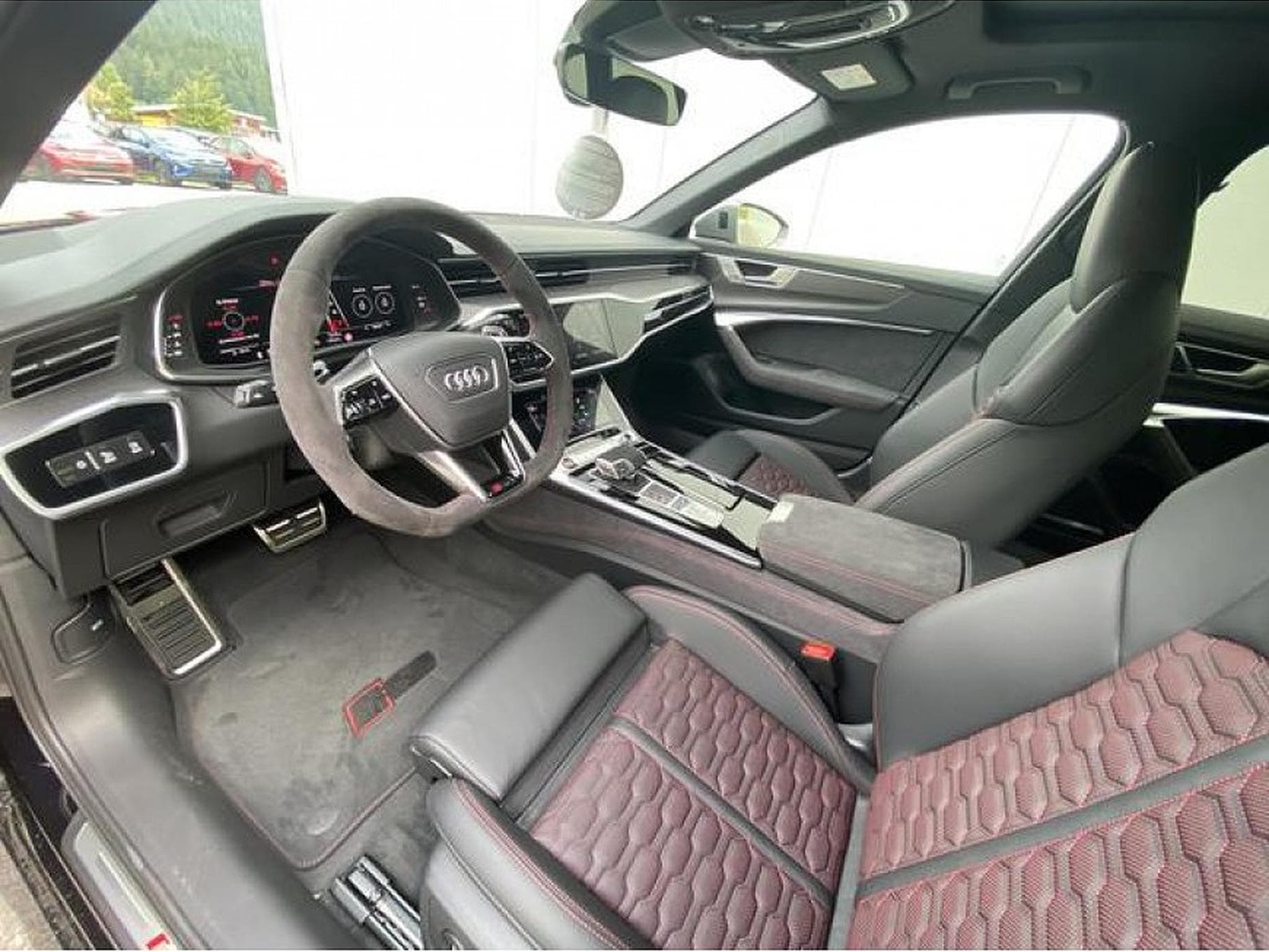 Audi RS6 (2024) - Photo 9