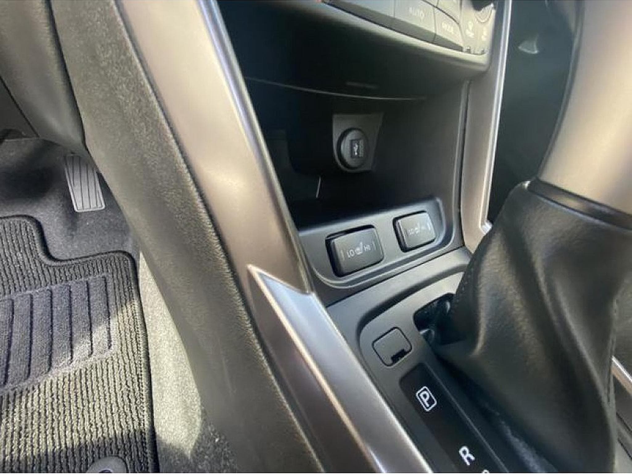 Suzuki S-Cross (2020) - Photo 21