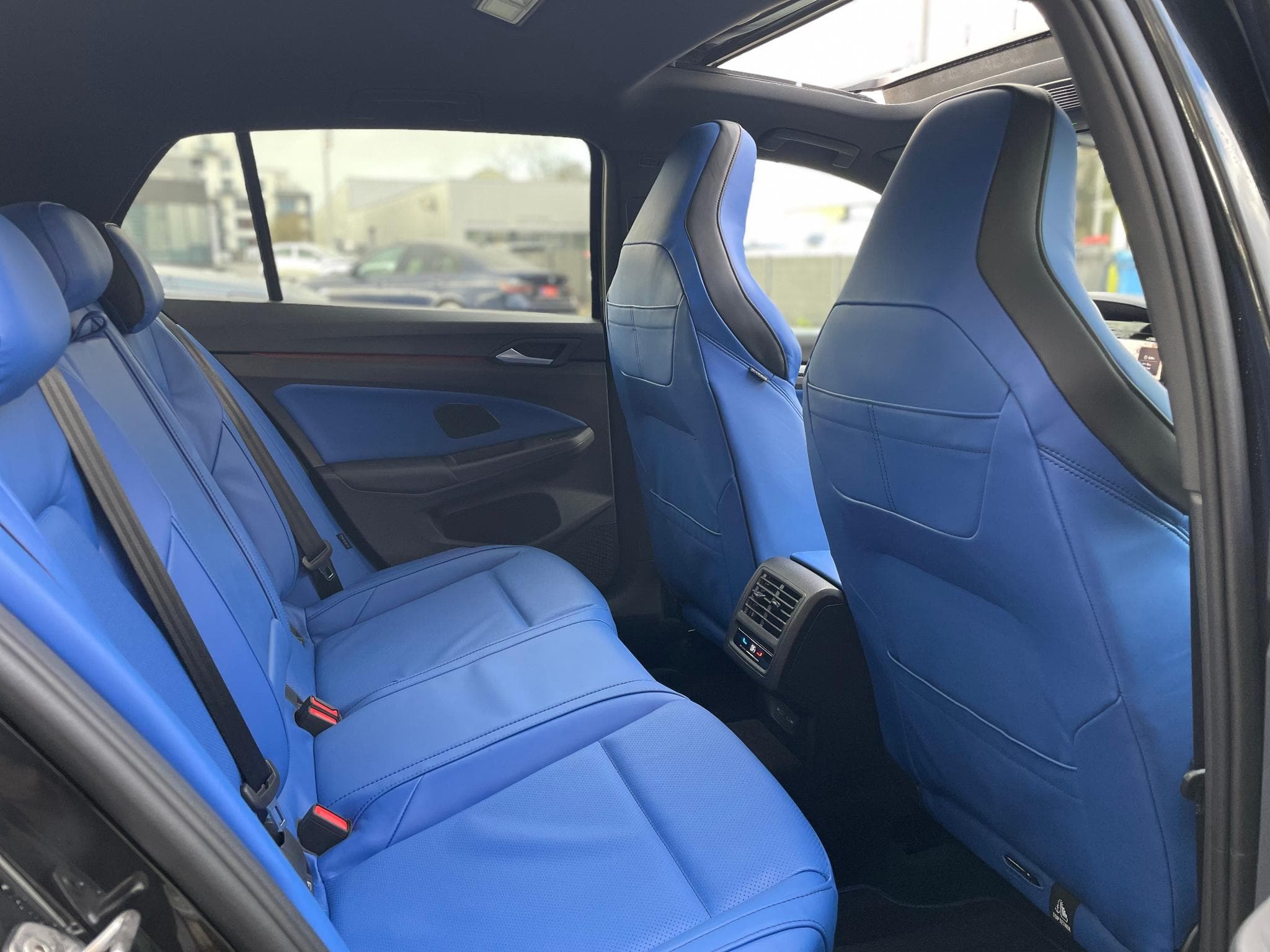 VW Golf 8 R DSG BLACK EDITION Akrapovic 1 of 1 (2026) - Photo 13