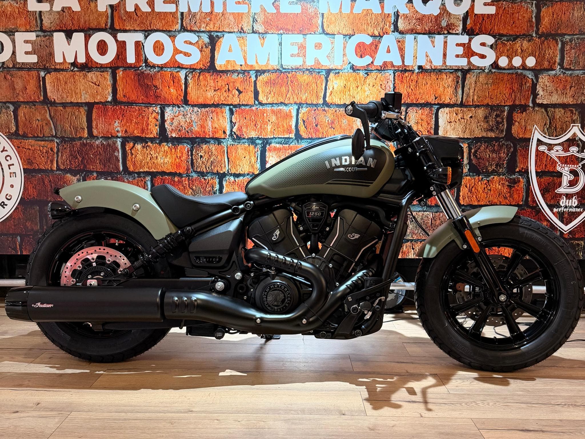 Indian Scout 2026 - BOBBER + TECH (2026) - Foto 1