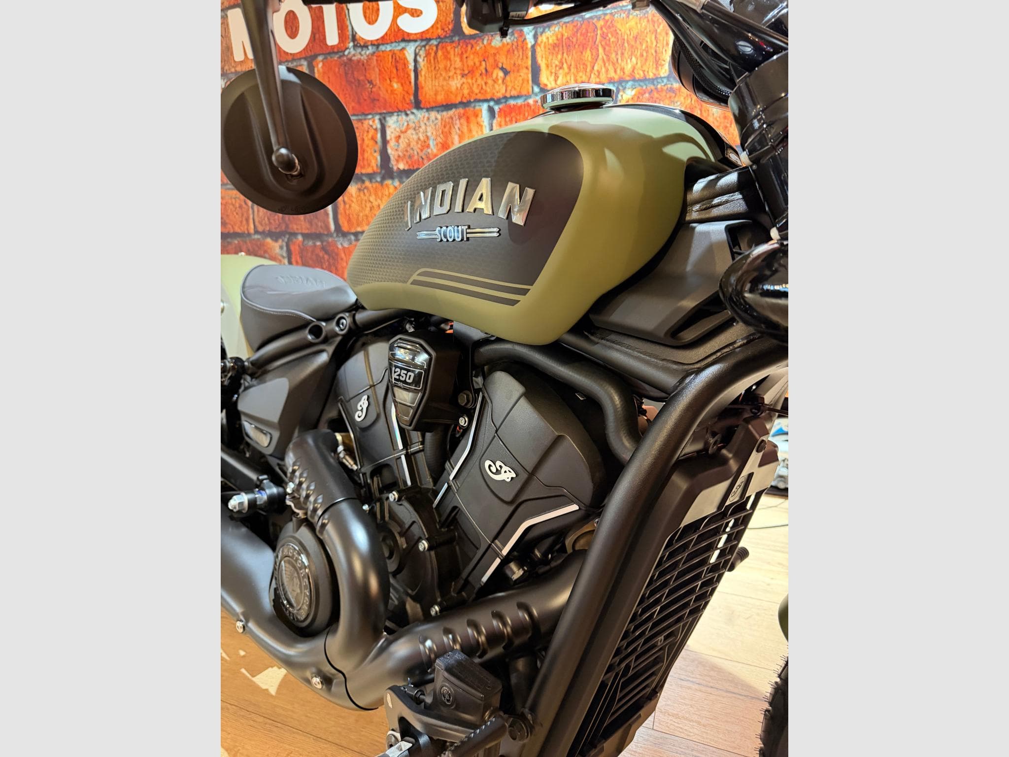Indian Scout 2026 - BOBBER + TECH (2026) - Foto 2