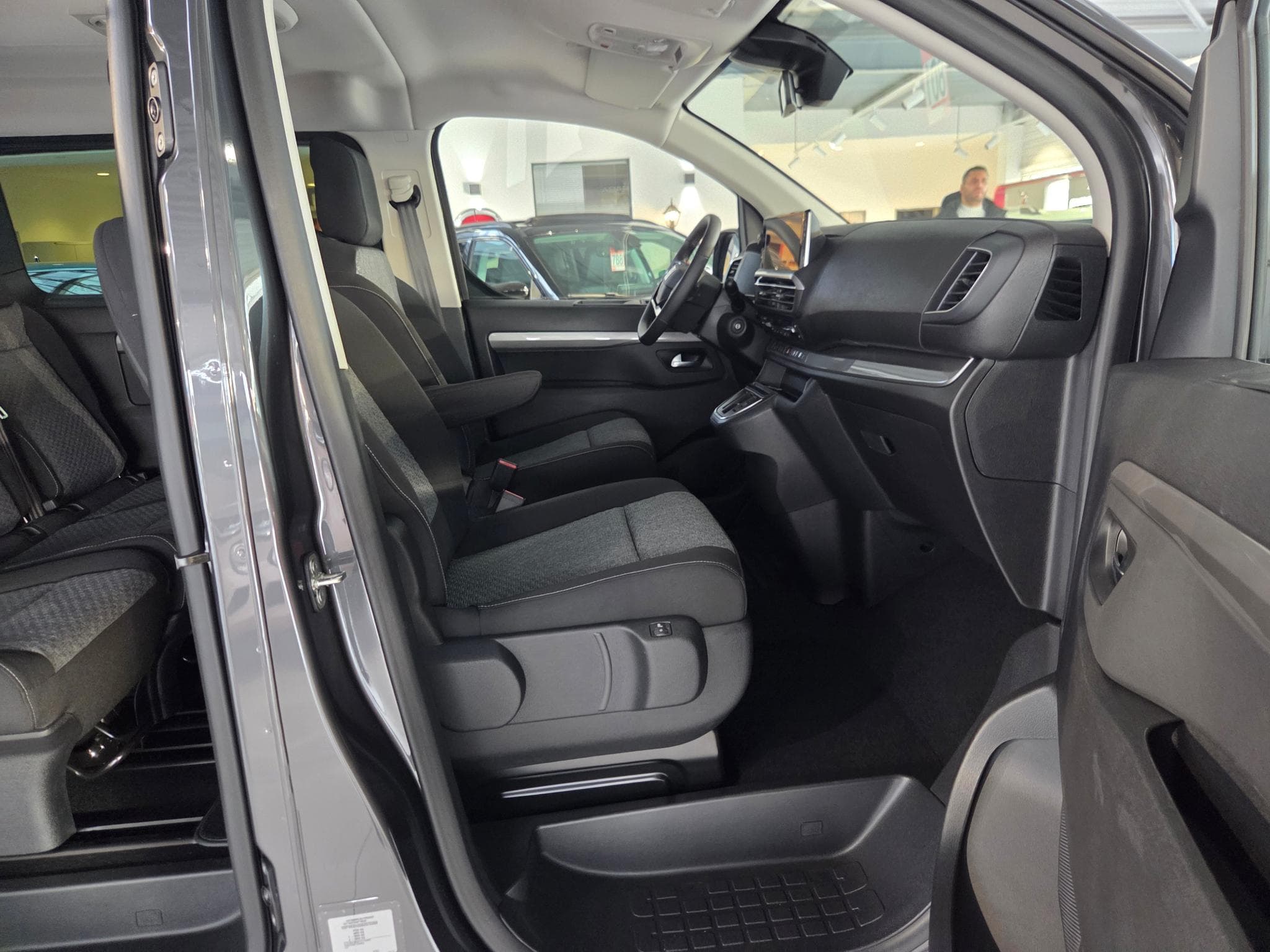 Fiat Ulysse DIESEL L2 2.0L 180 CV AT8 (2025) - Foto 5