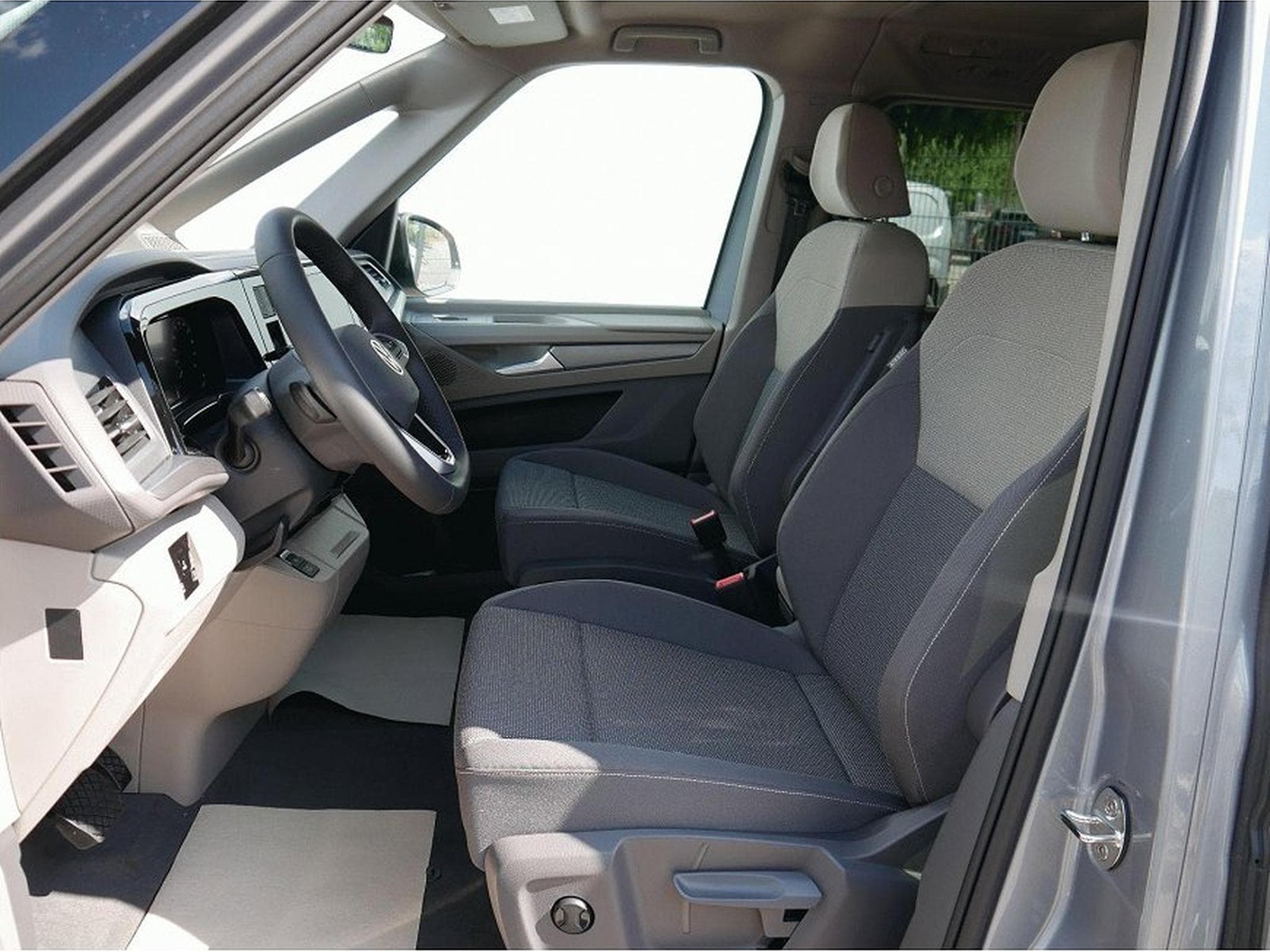 VW Multivan (2026) - Photo 12