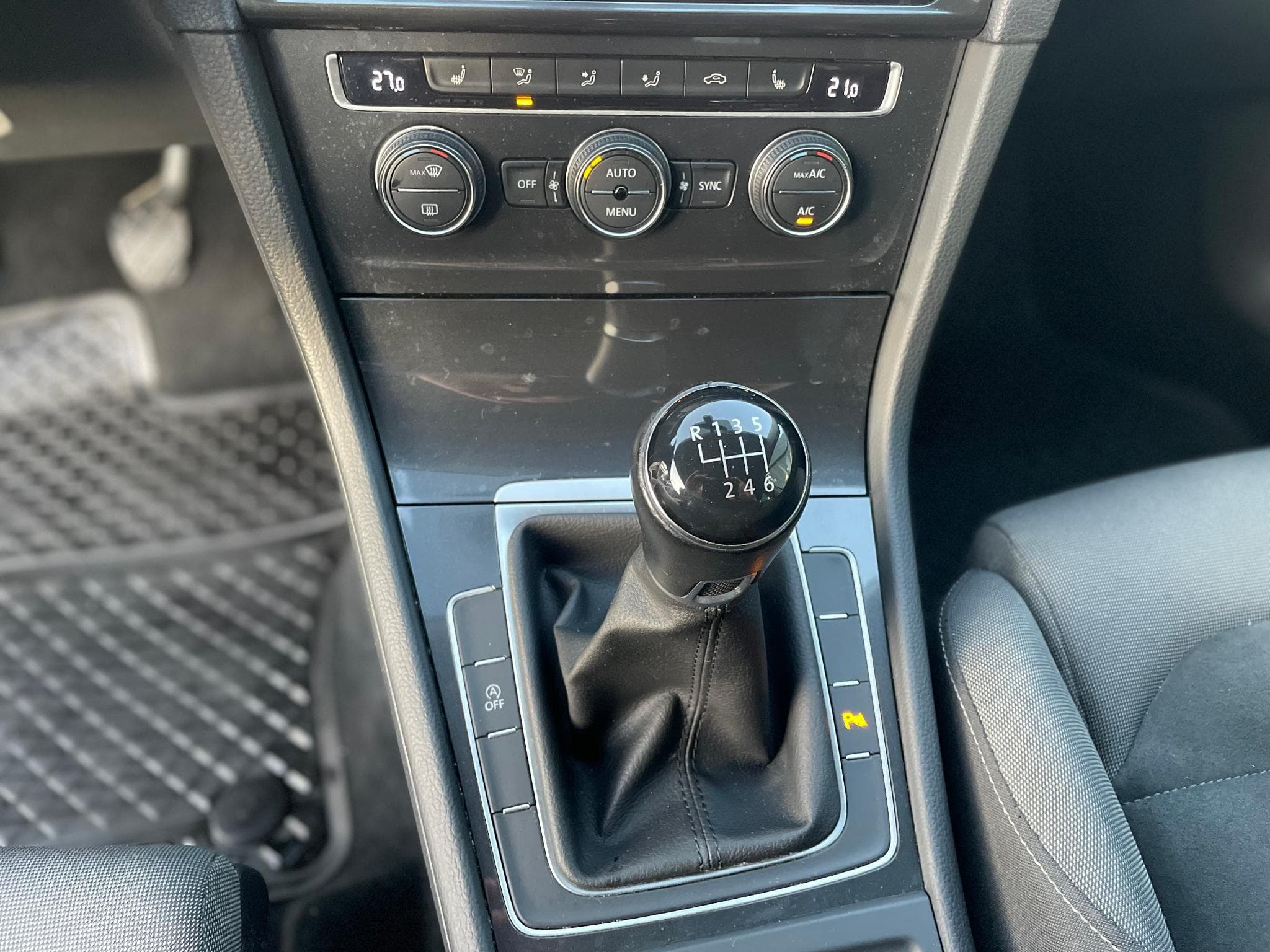 VW Golf 7 1.5 TSi R-Line (2018) - Photo 10