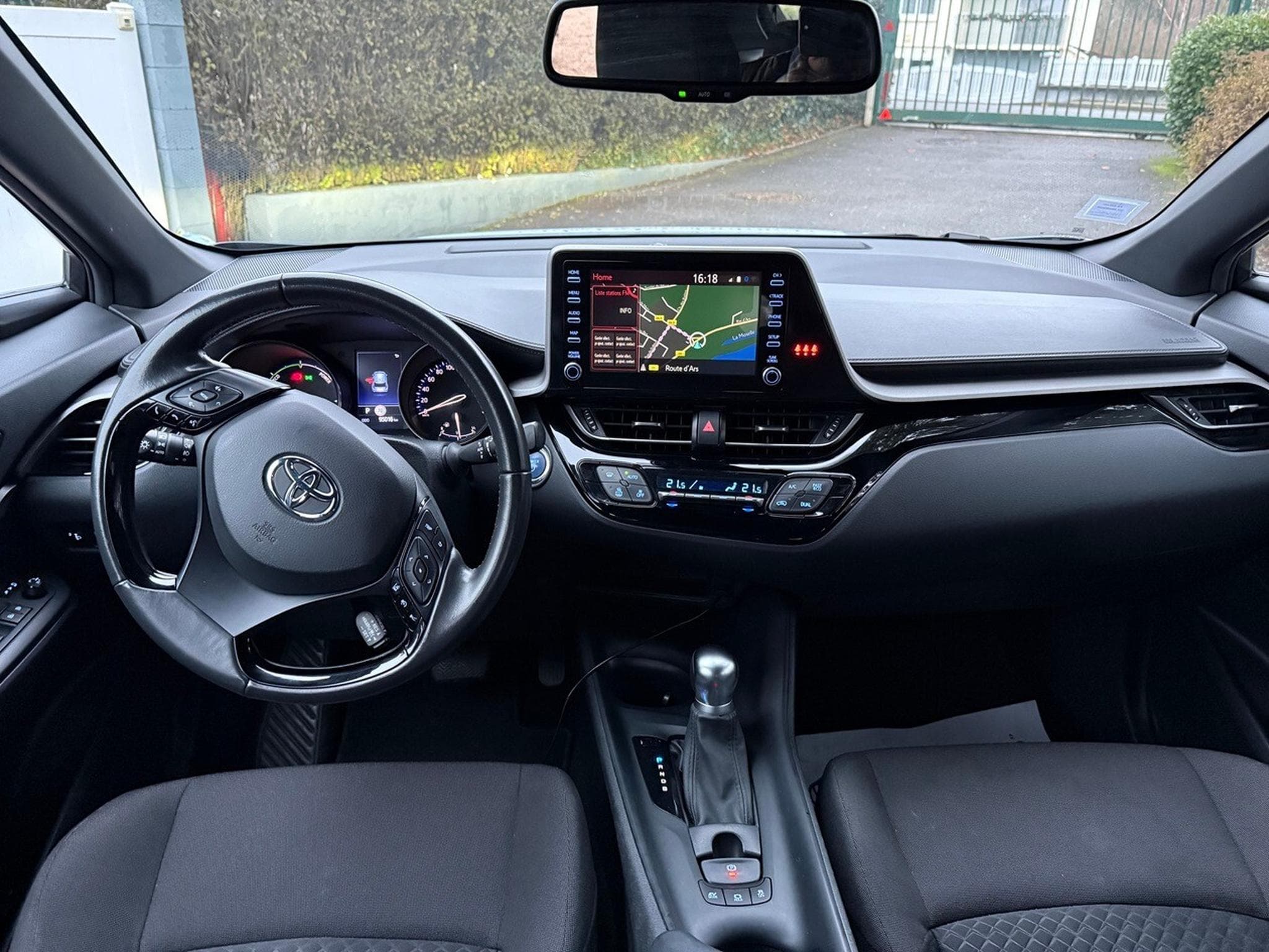 Toyota C-HR 1.8 HYBRIDE BUSINESS (2020) - Photo 5