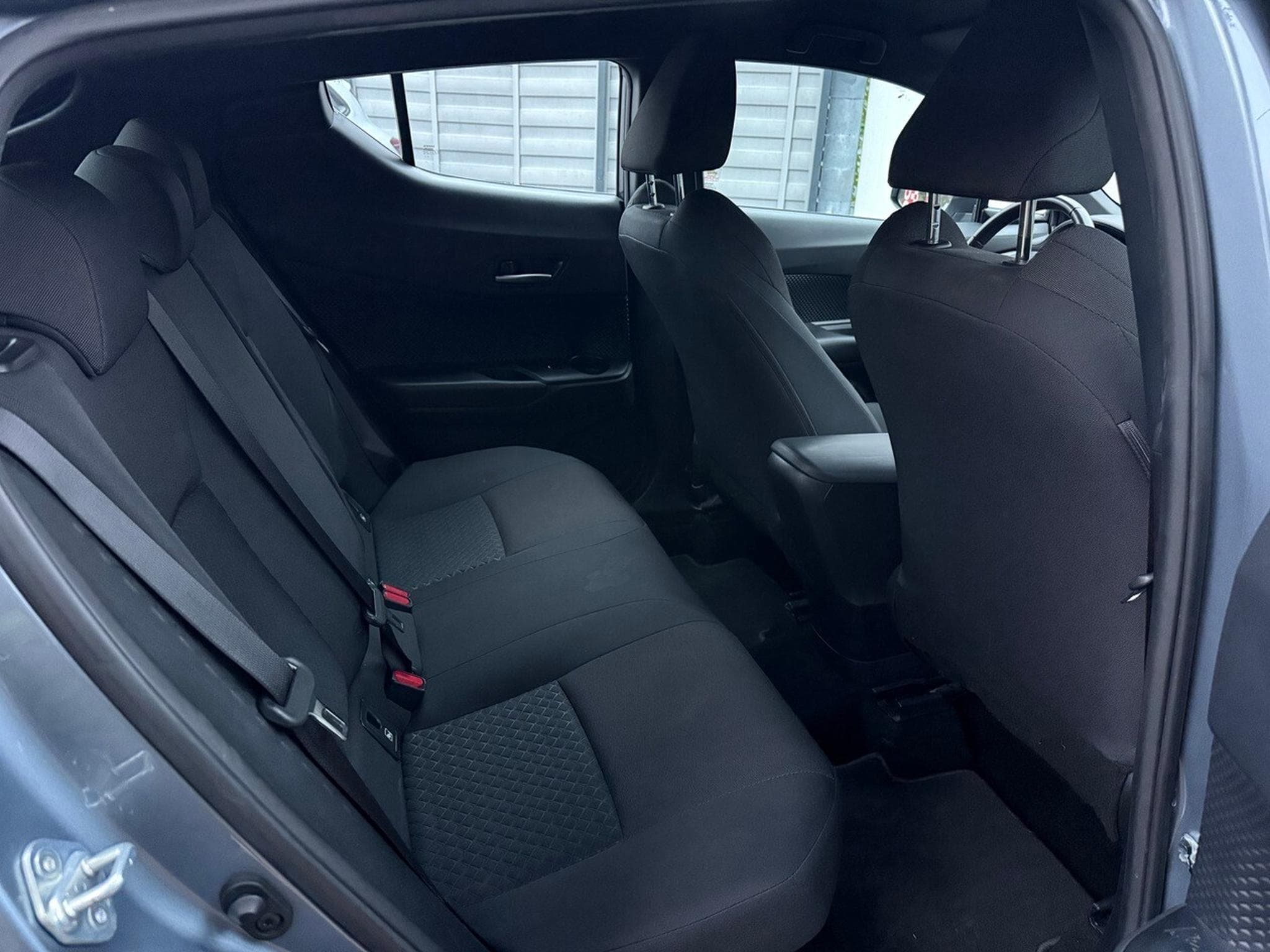 Toyota C-HR 1.8 HYBRIDE BUSINESS (2020) - Photo 11