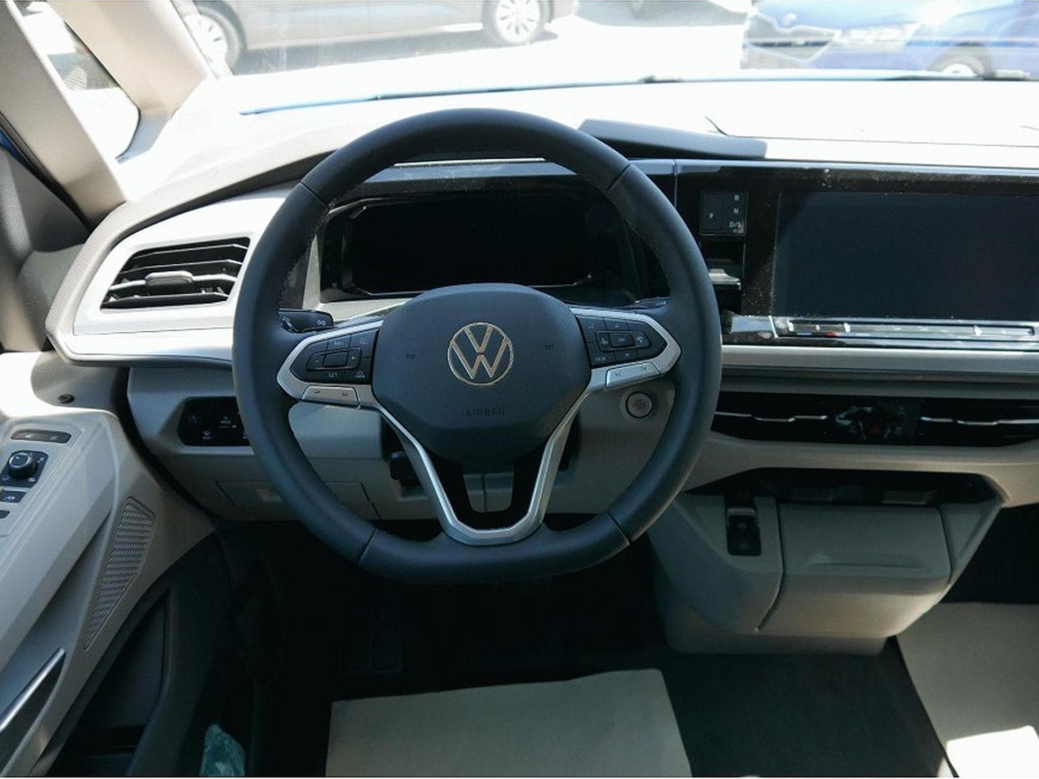 VW Multivan (2026) - Photo 12