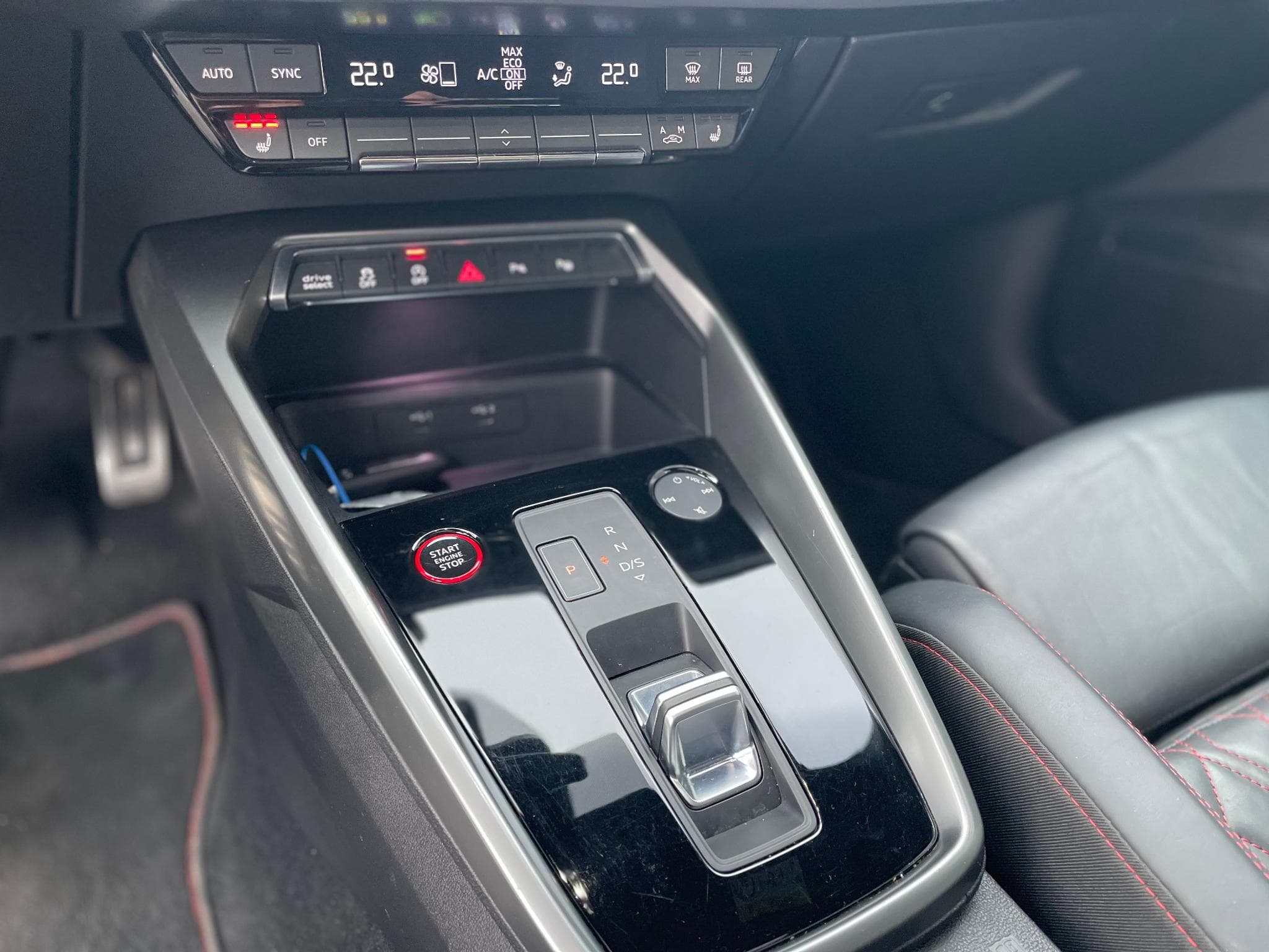 Audi S3 Sportback 2L TFSI Quattro S-tronic (2022) - Photo 10