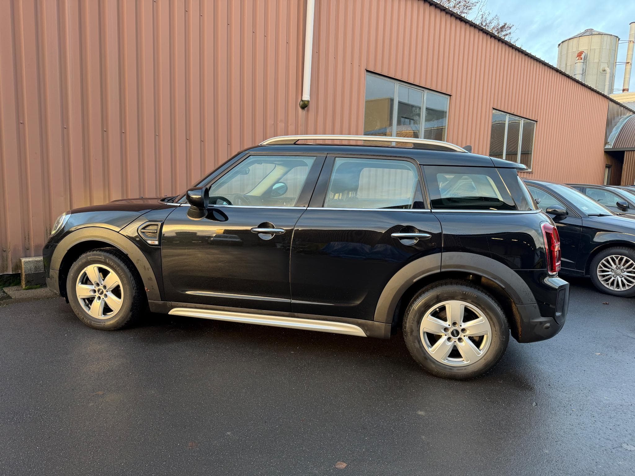Mini One Countryman 1.5 D 116CH BVA7 (2020) - Photo 4
