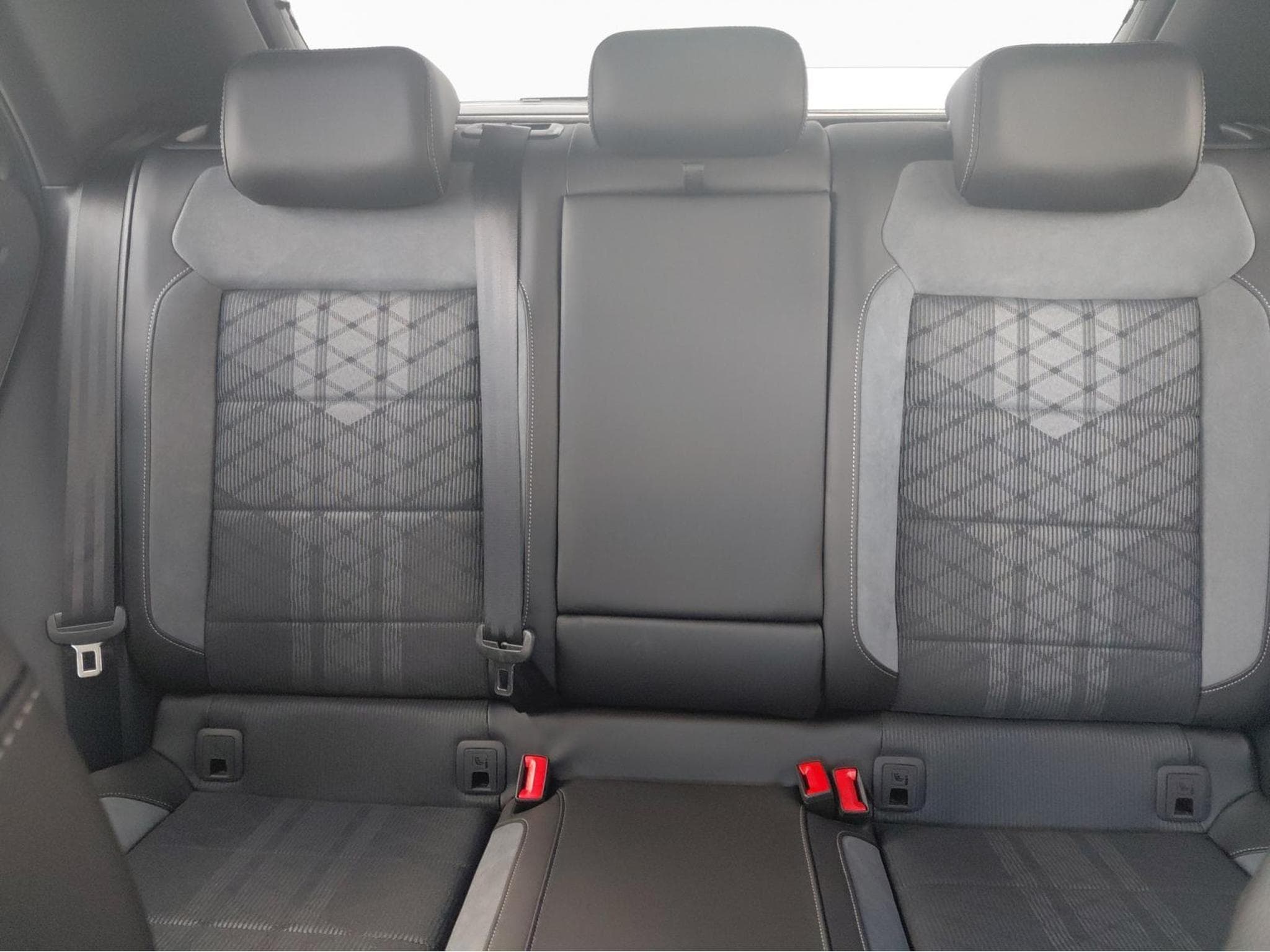 VW T-Roc R-Line (2025) - Foto 17