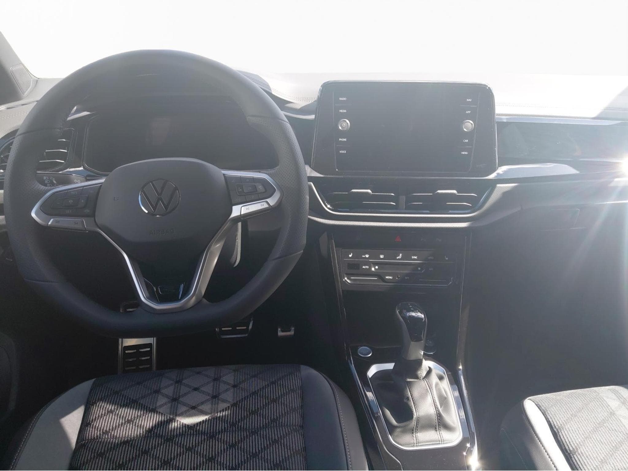 VW T-Roc R-Line (2025) - Foto 8