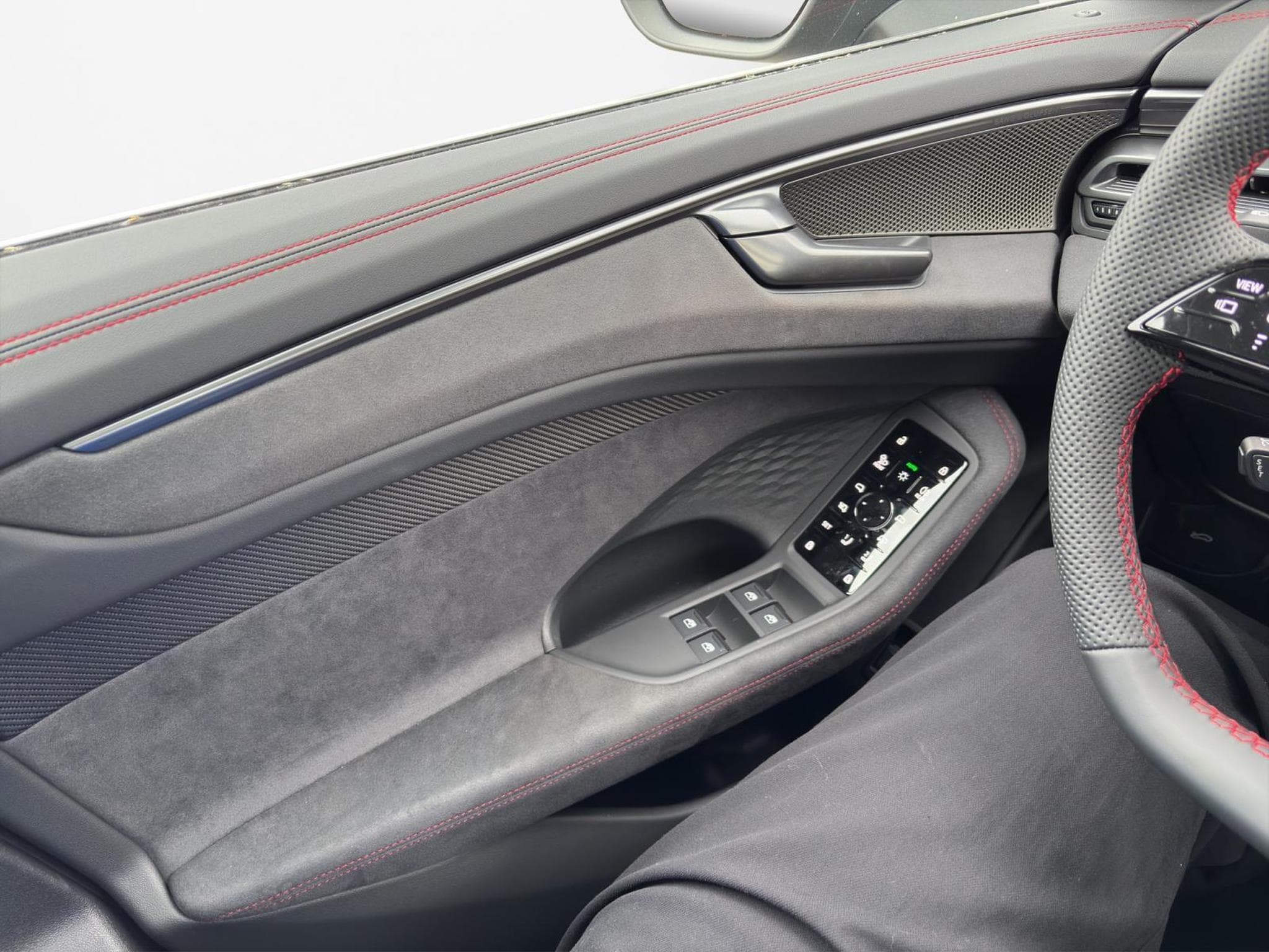 Audi A6 Avant TFSI quattro S tronic (2025) - Photo 12