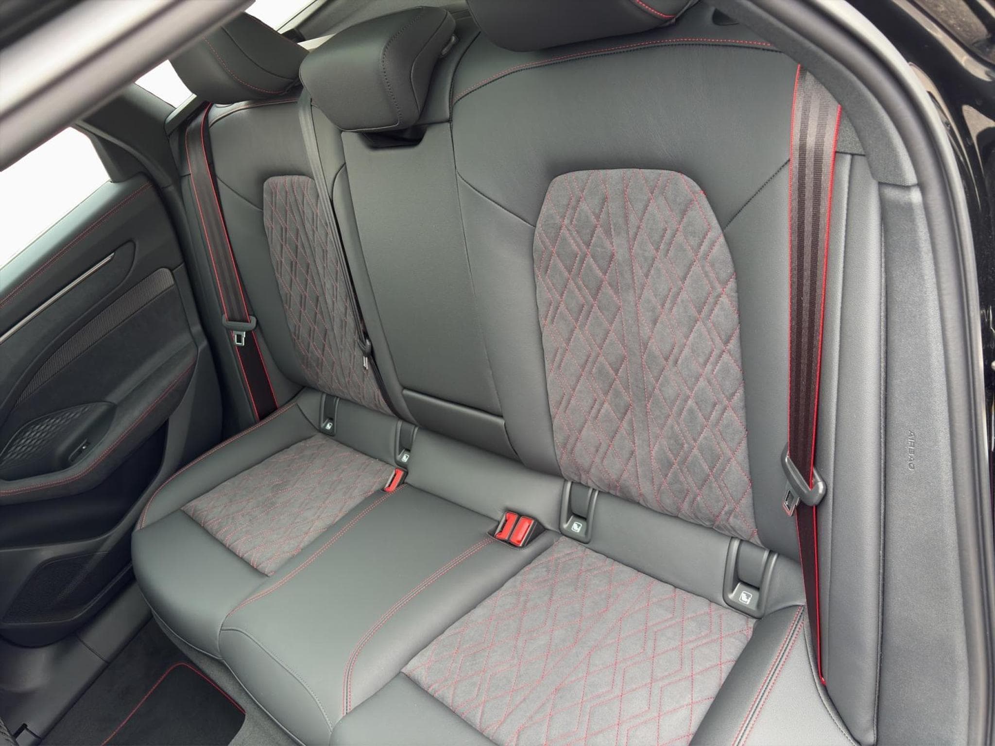 Audi A6 Avant TFSI quattro S tronic (2025) - Photo 14