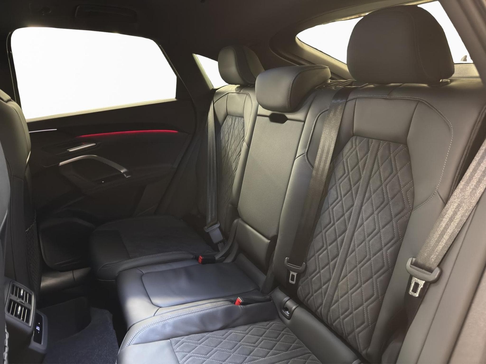 Audi Q5 Sportback (2026) - Photo 16