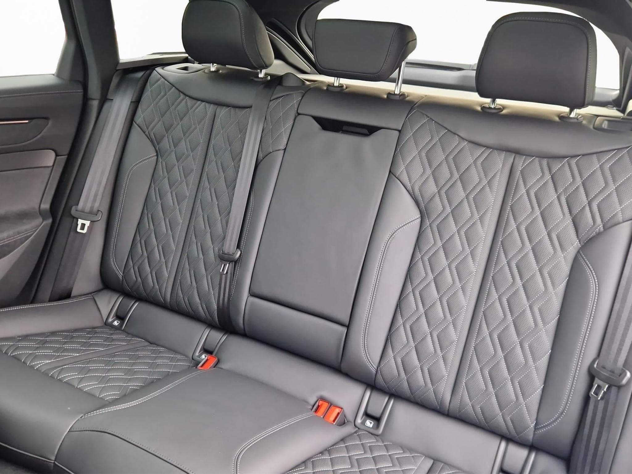 Audi A6 Avant S line (2026) - Photo 17