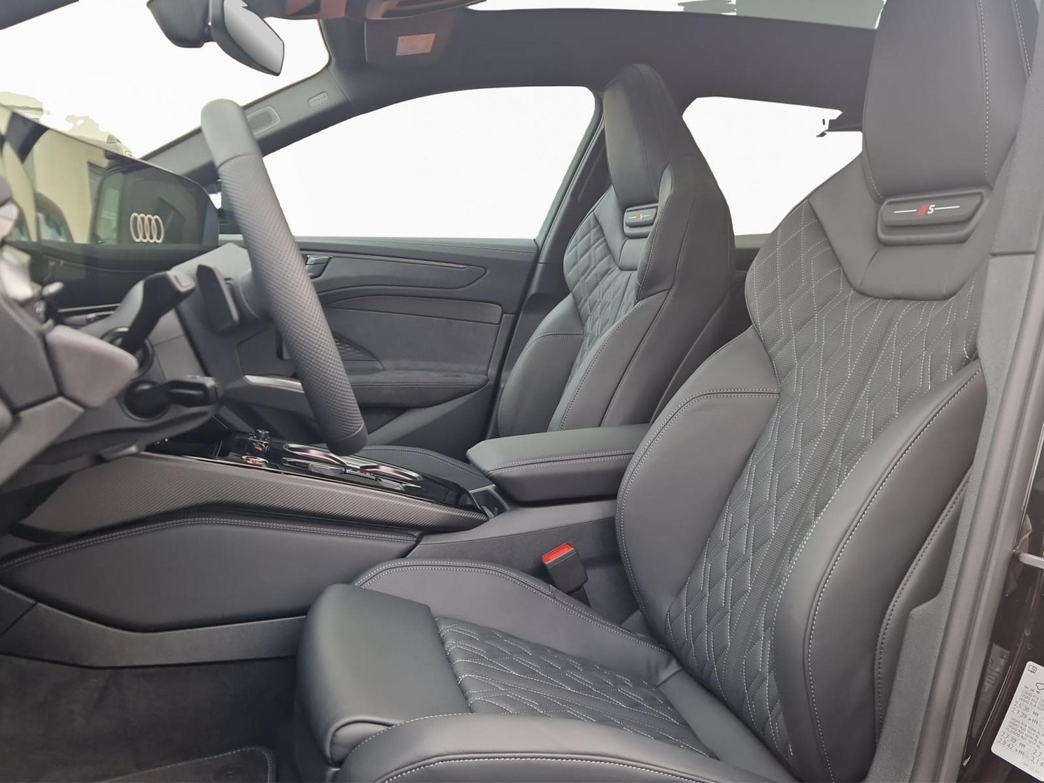 Audi A6 Avant S line (2026) - Photo 9