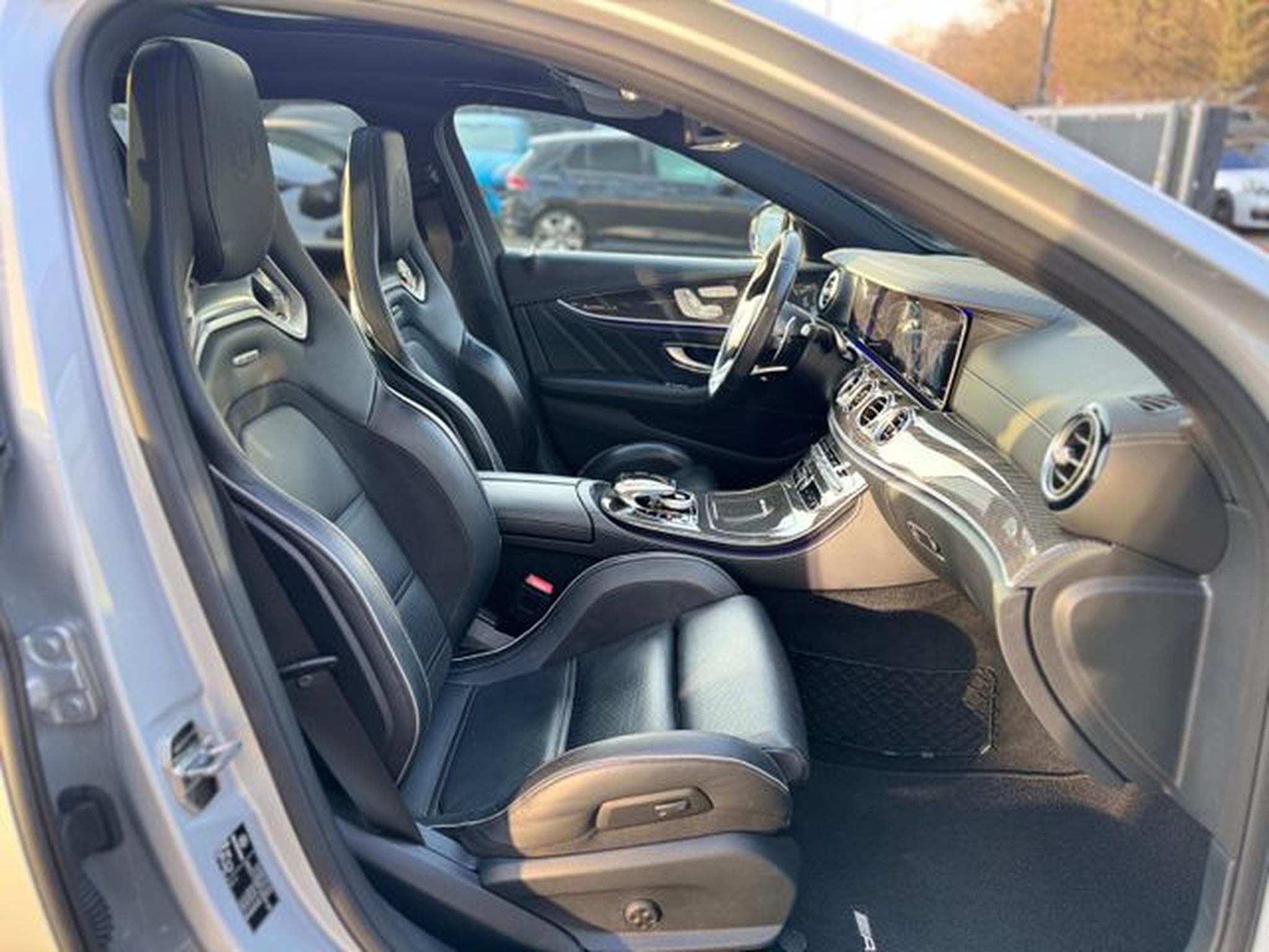 Mercedes E 63 AMG E 63S 4M T*PERFORMANCE-SITZE*CARBON*BURMESTER* (2018) - Foto 15