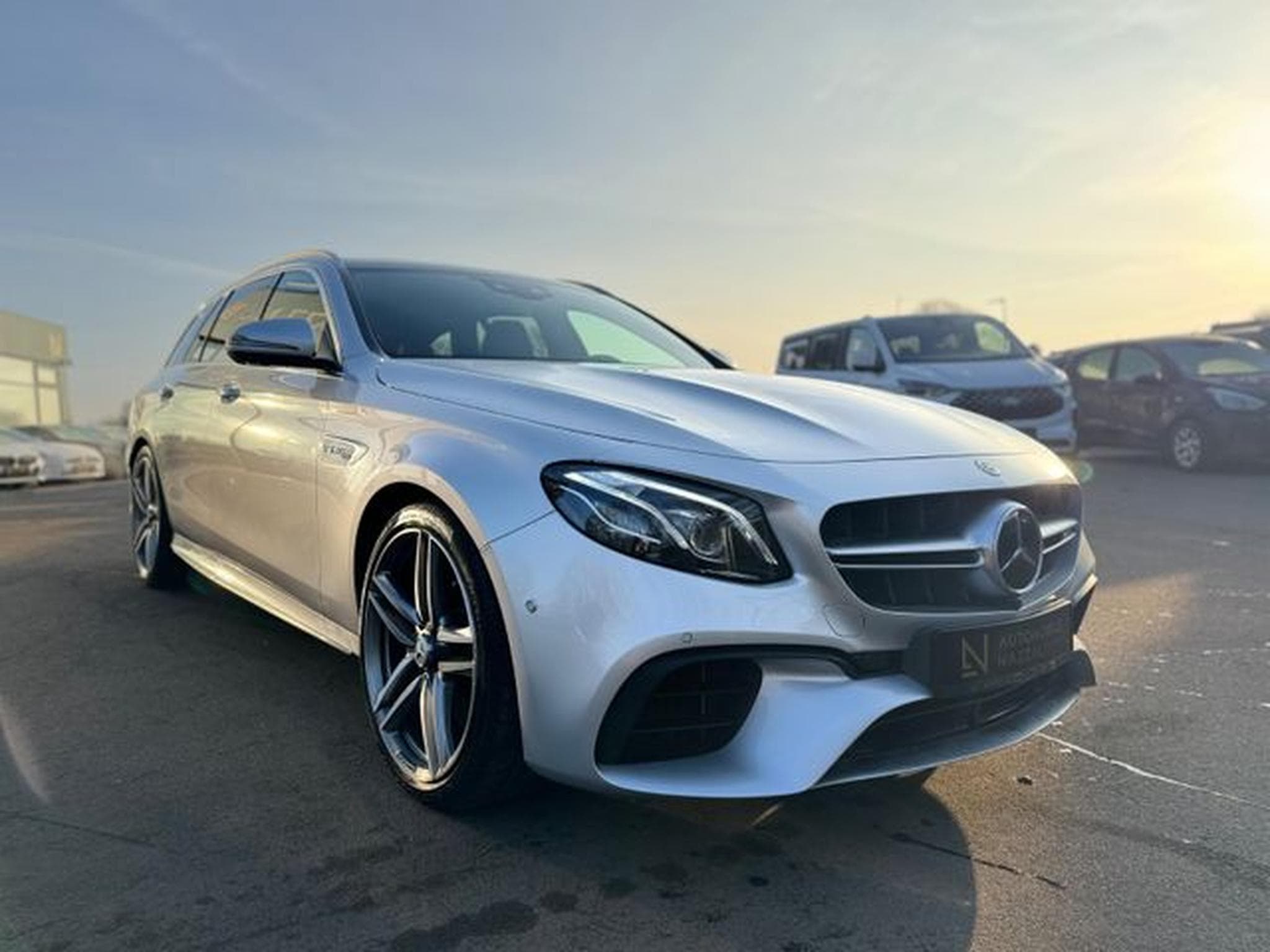 Mercedes E 63 AMG E 63S 4M T*PERFORMANCE-SITZE*CARBON*BURMESTER* (2018) - Foto 4